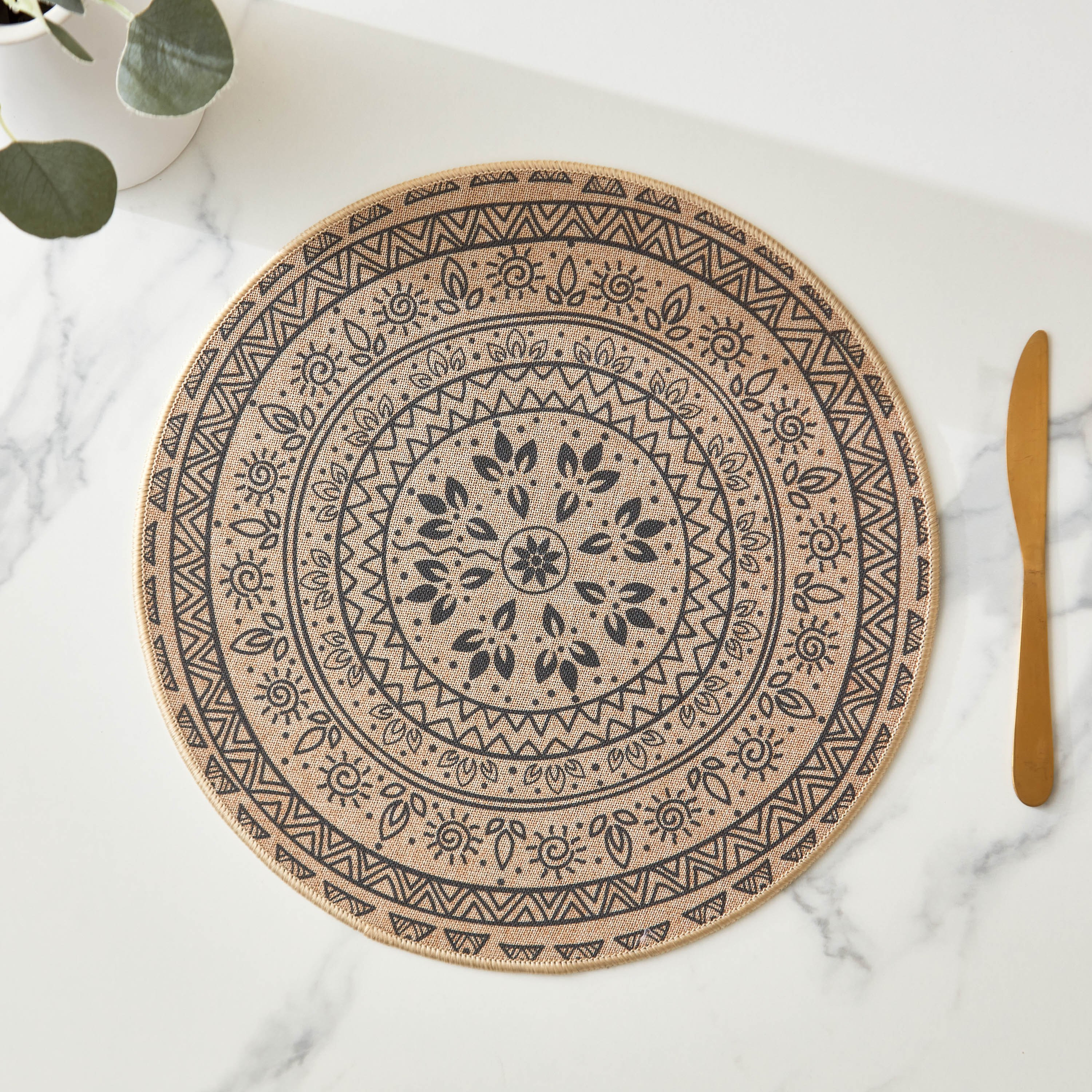 لبادة صحون مطاطية من إندو سامارا - 38 سم-hbxdecorandfurnishings-homefurnishings-tablelinens-image-1
