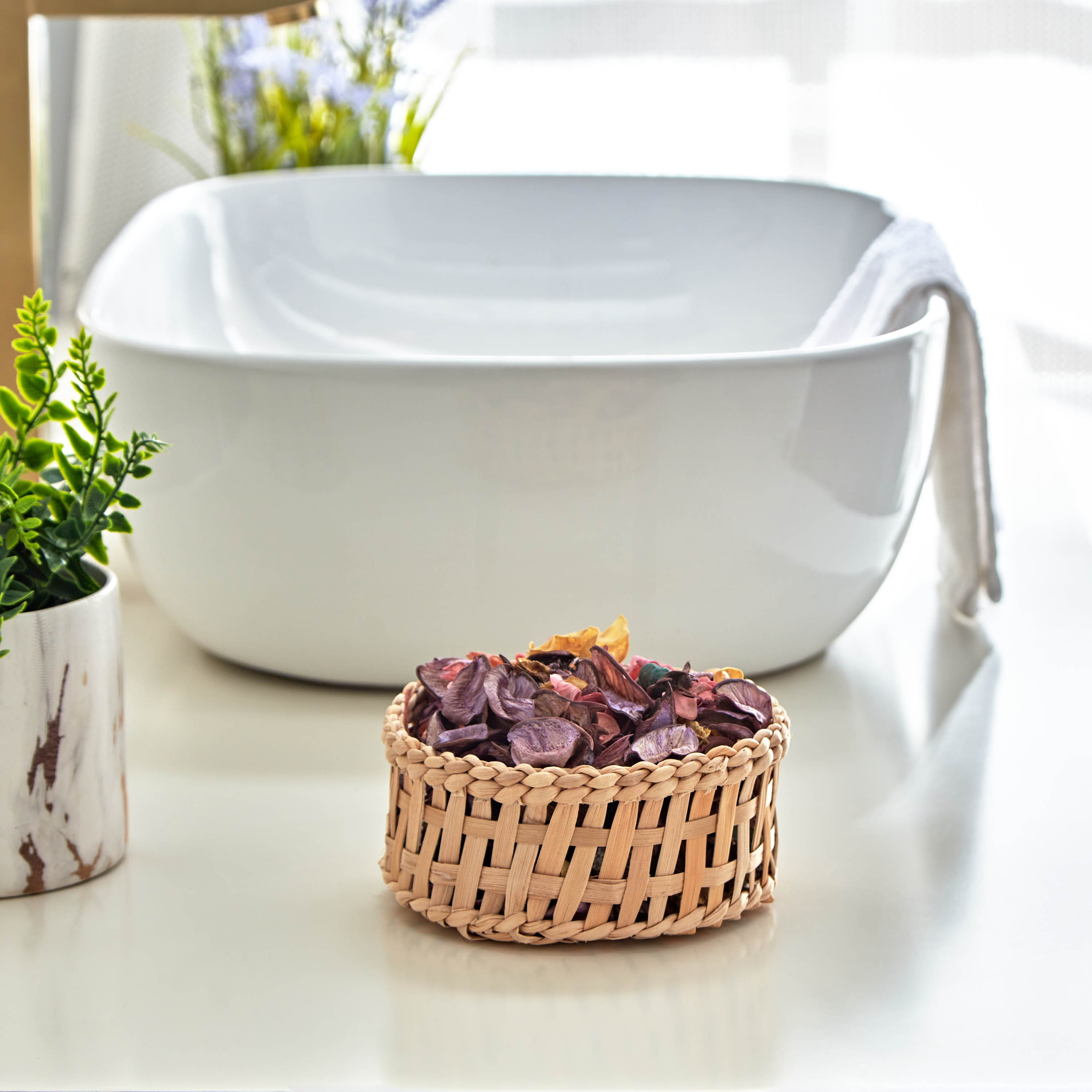 أزهار مجففة برائحة الخزامى مع سلّة من ألياف الموز من ميدلي - 50 جرام-hbxhomeware-hbxdecorandfurnishings-image-1