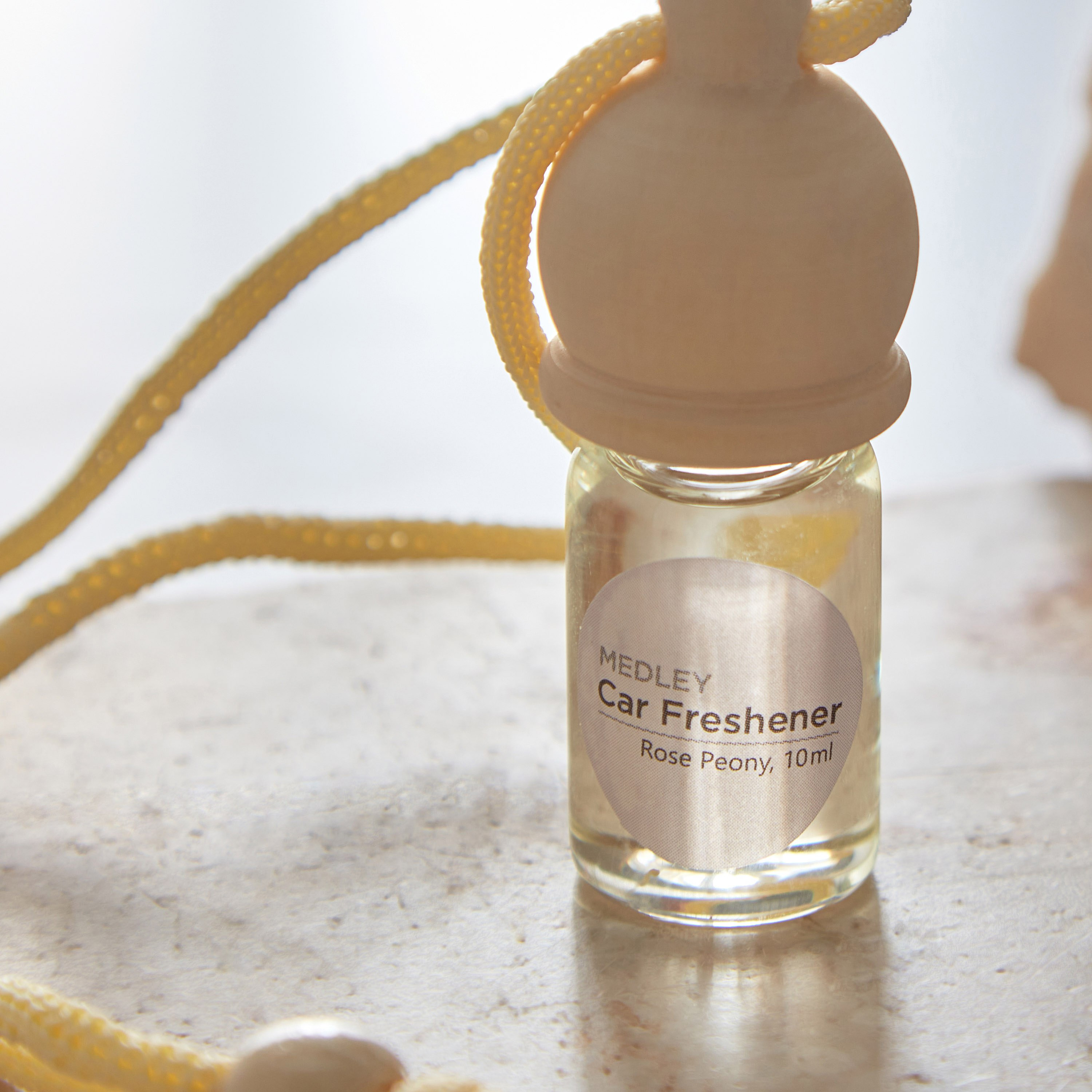 معطر سيارات برائحة الفاوانيا الوردية من ميدلي - 10 مل-hbxdecorandfurnishings-homefragrance-roomfreshnersandaromamist-image-2
