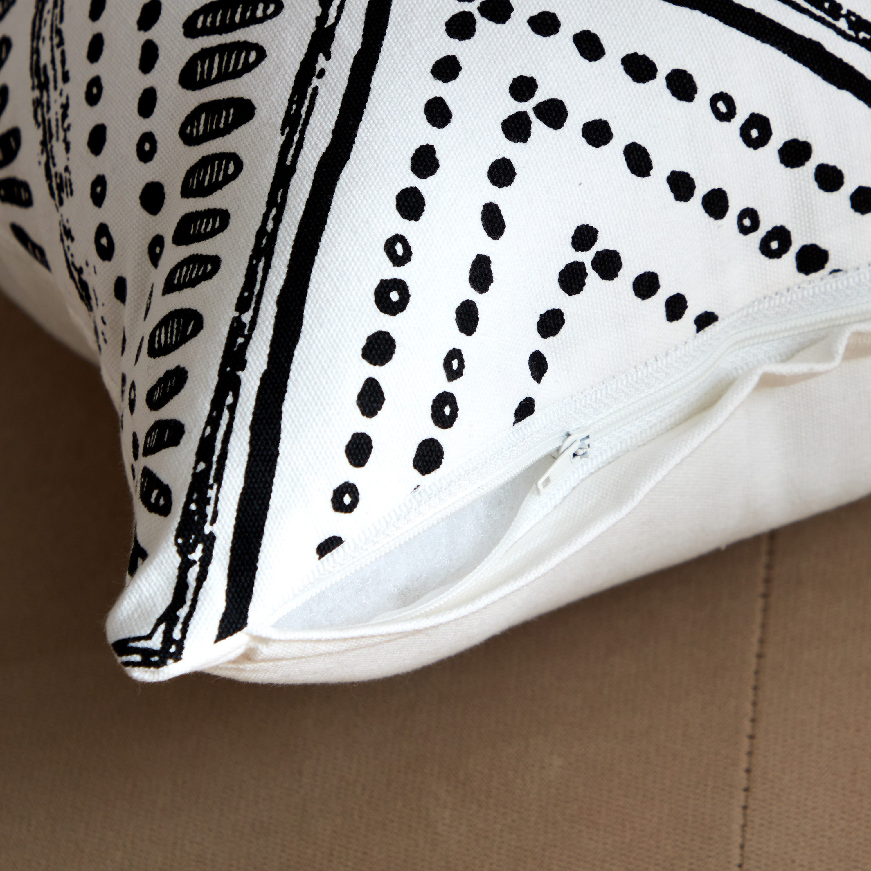 غطاء وسادة بطبعات من نوفا - 50x50 سم-hbxhomeware-cushionsandcovers-cushioncovers-image-3