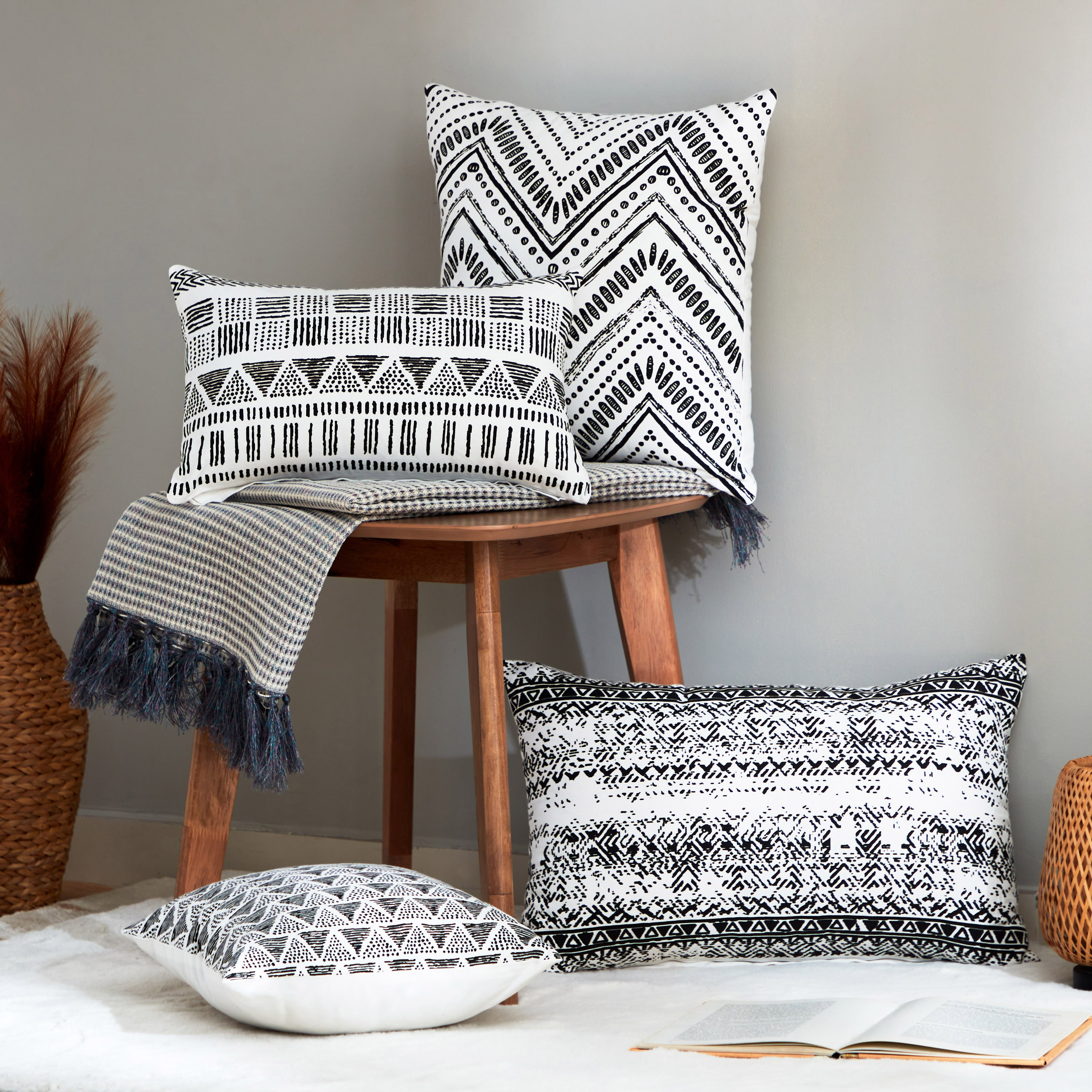 غطاء وسادة بطبعات من نوفا أريان - 40x40 سم-hbxhomeware-cushionsandcovers-cushioncovers-image-4