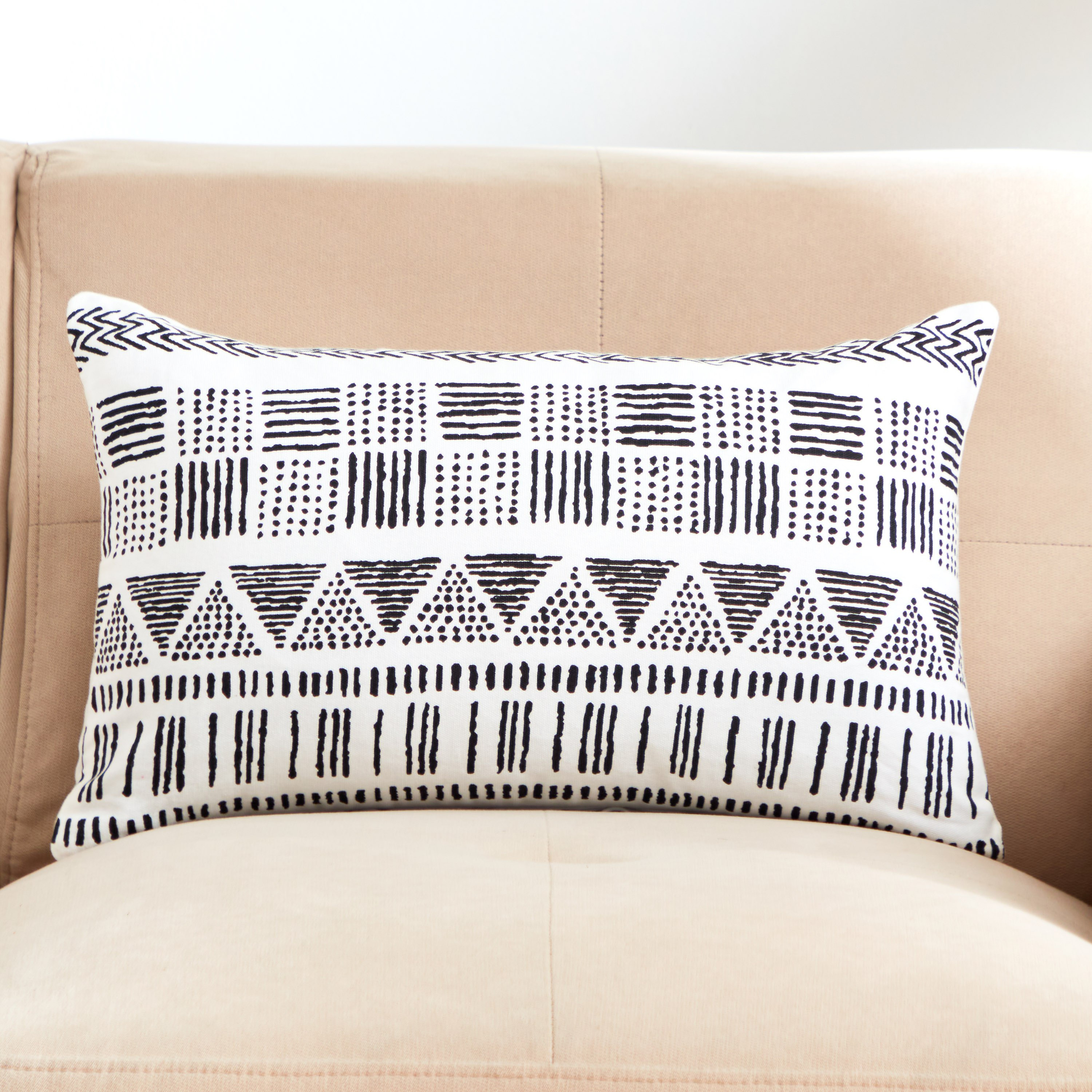 غطاء وسادة بطبعات نوفا أريان - 30x50 سم-hbxhomeware-cushionsandcovers-cushioncovers-image-1