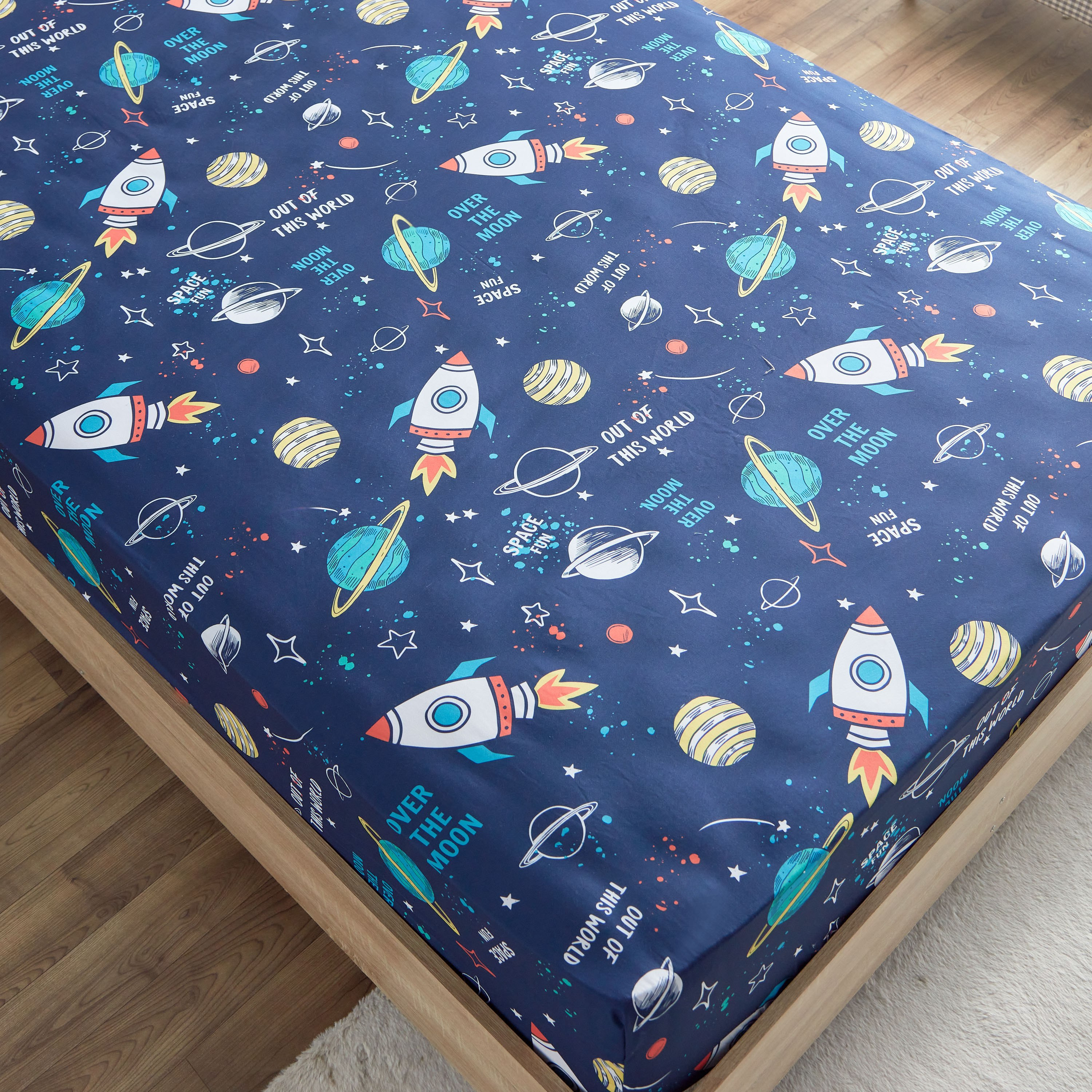 شرشف مطاطي فردي ألياف دقيقة من هاري كوزموس سواريه - 120x200+25 × 200 + 25 سم-hbxhomeware-hbxkidsandyouth-image-3