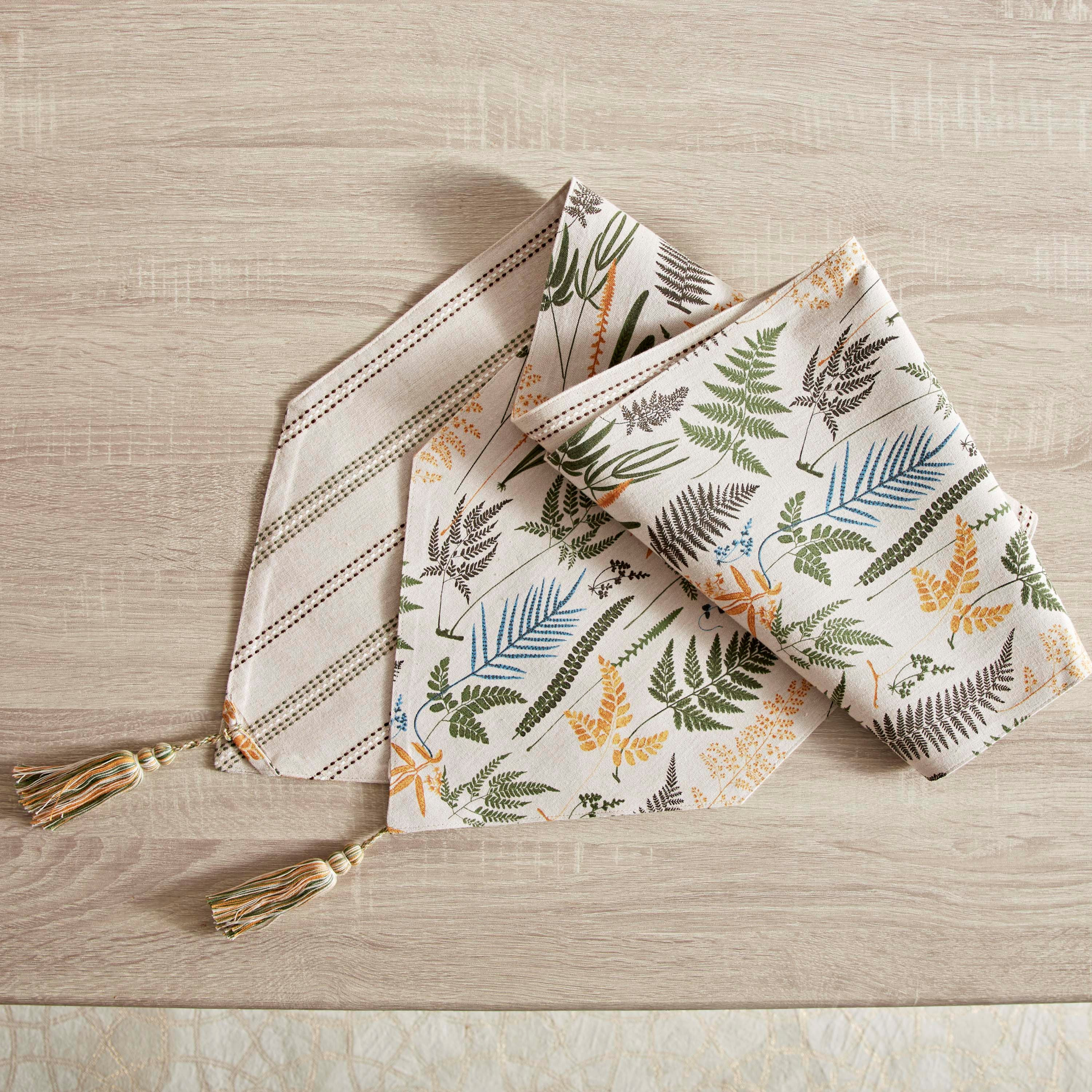 مفرش طاولة يستخدم على الوجهين من بايتون ثايم - 33x180 سم-hbxdecorandfurnishings-homefurnishings-tablelinens-image-2