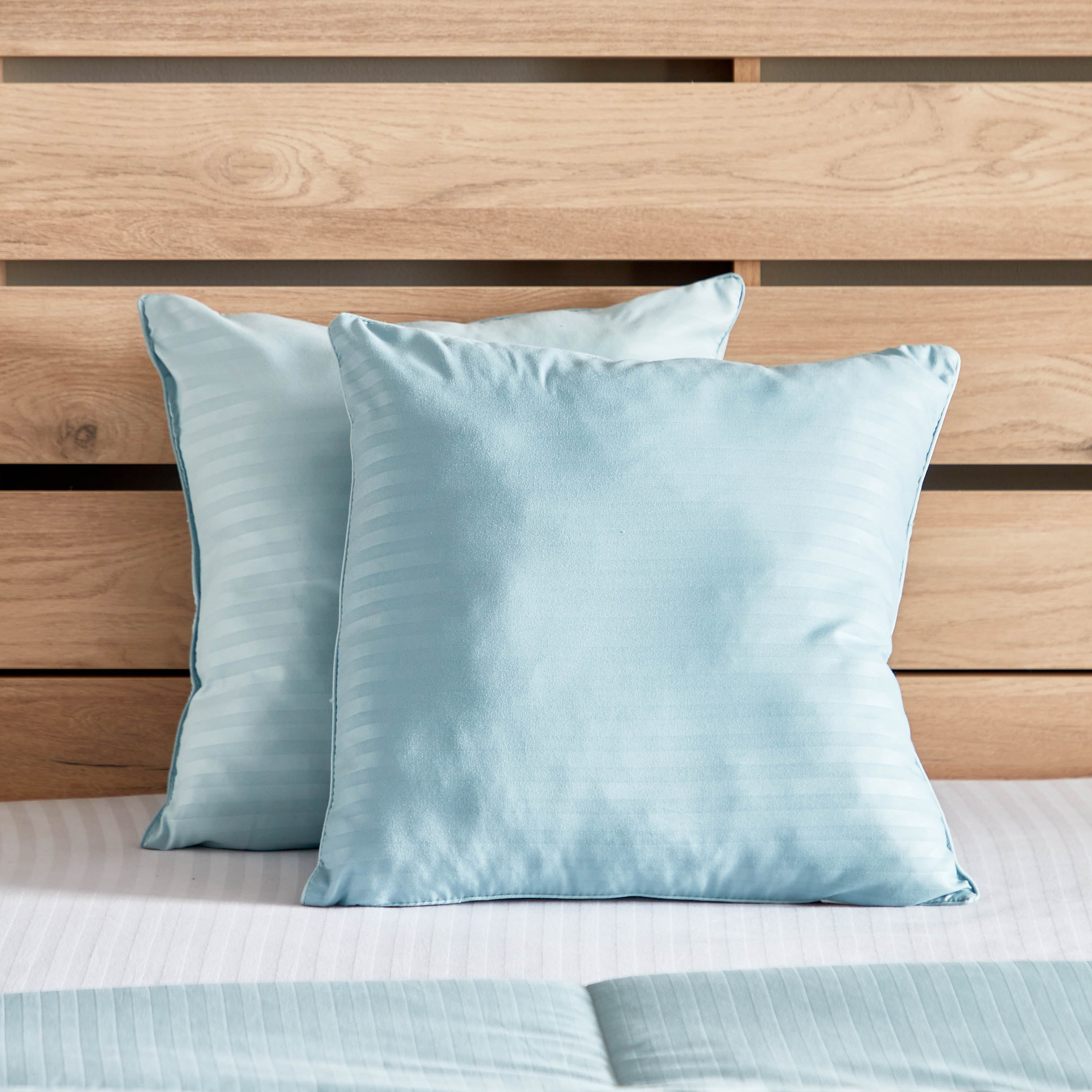 طقم وسائد محشوة قطعتين من الألياف الدقيقة من بريستول - 45x45 سم-hbxbedroom-bedding-cushionsandcovers-filledcushions-image-2