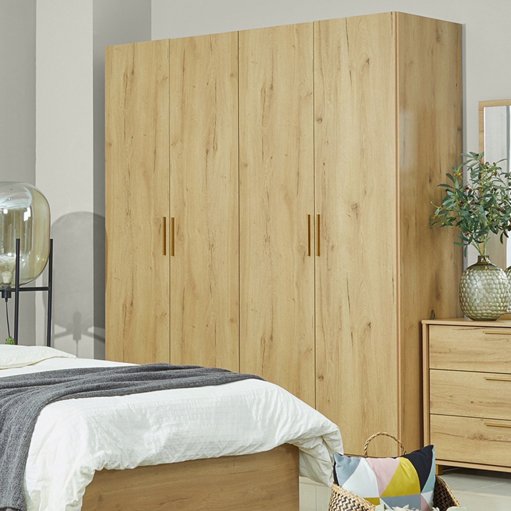 خزانة ملابس صغيرة 4 أبواب من برايتون-hbxfurniture-wardrobes-image-1