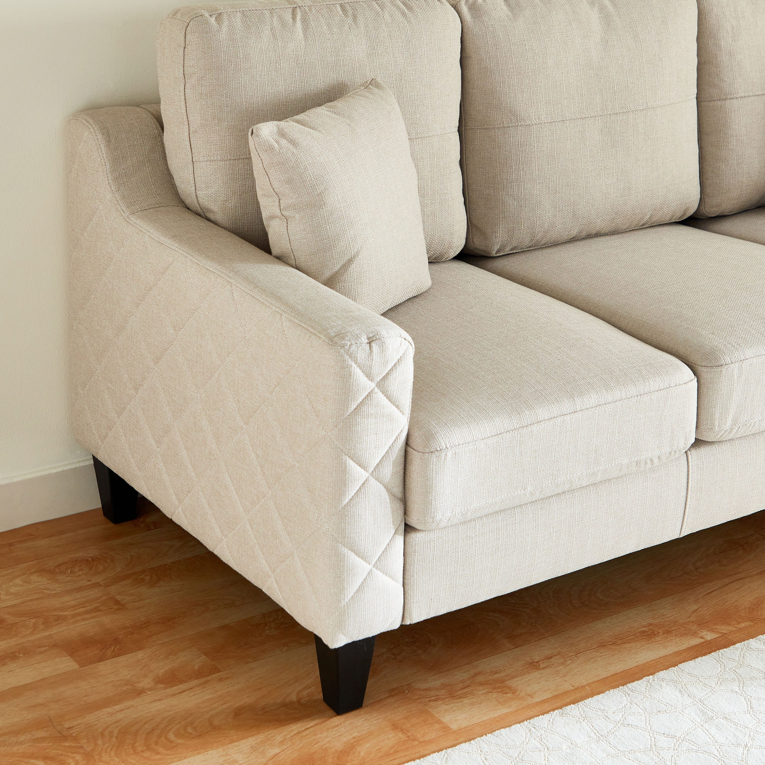 كنبة 3 مقاعد ووسادتين من سكاي-hbxlivingroom-sofasandarmchairs-sofas-image-7