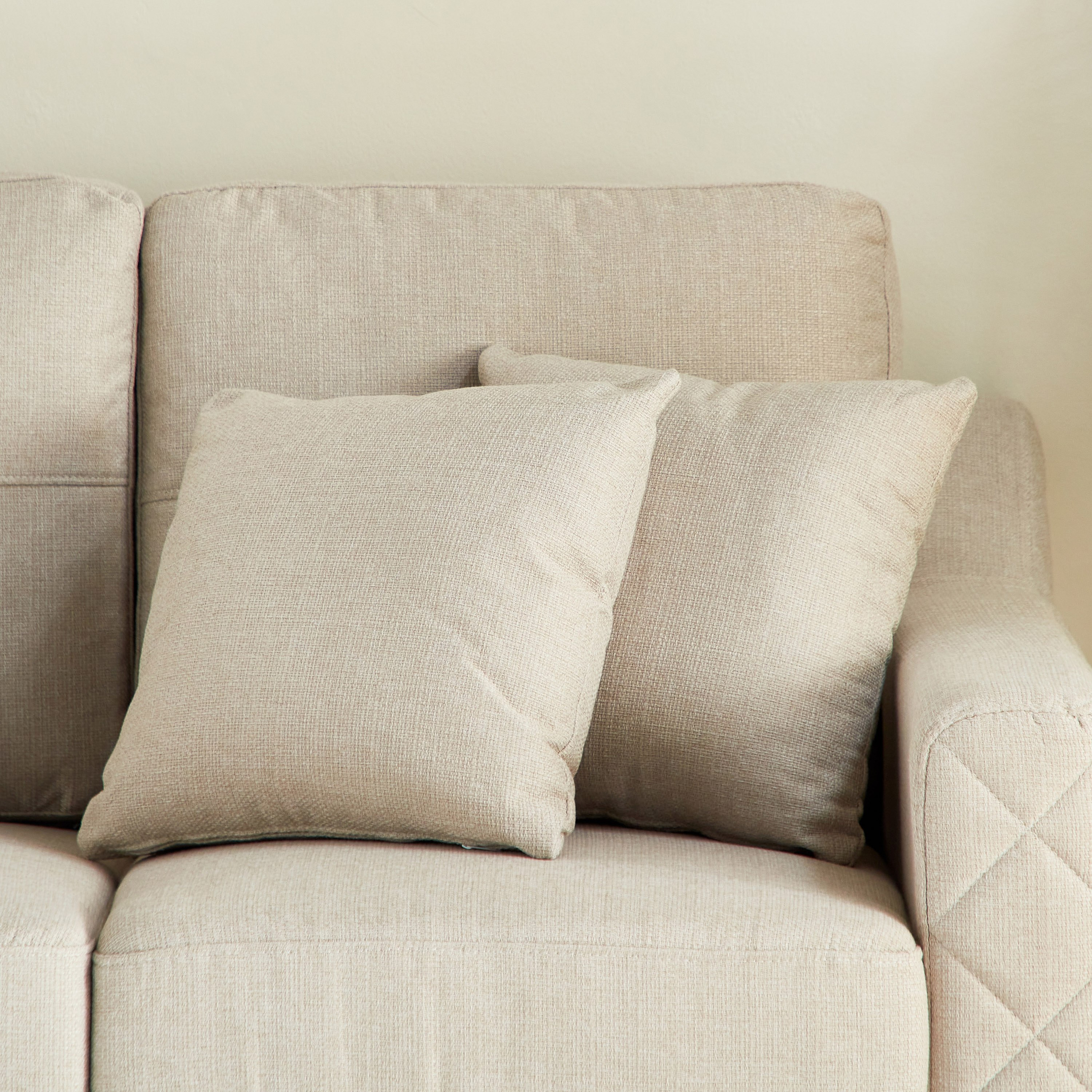 كنبة 3 مقاعد ووسادتين من سكاي-hbxlivingroom-sofasandarmchairs-sofas-image-9