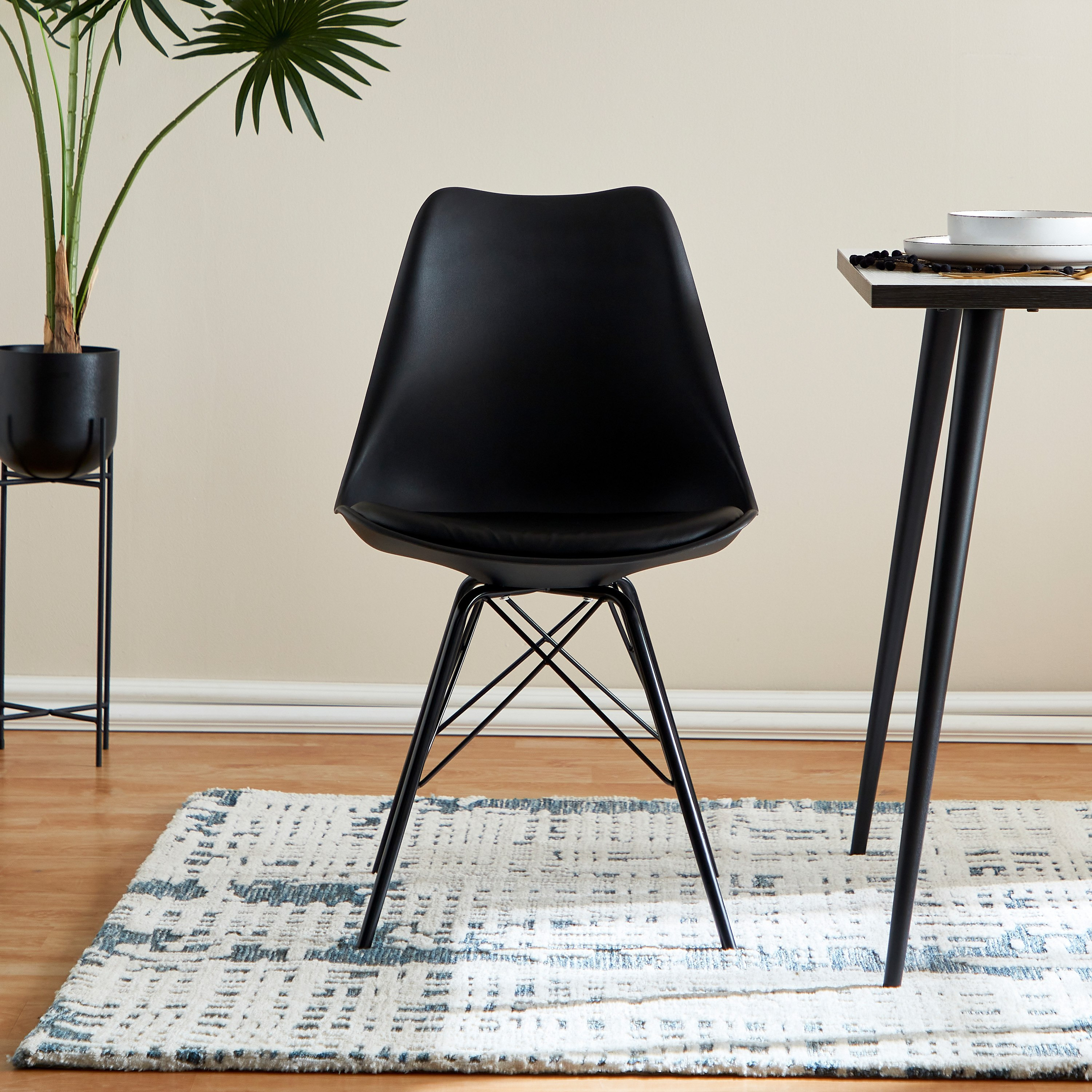 كرسي سُفرة إلفيس من فينلاند-hbxdiningroom-diningchairs-image-2