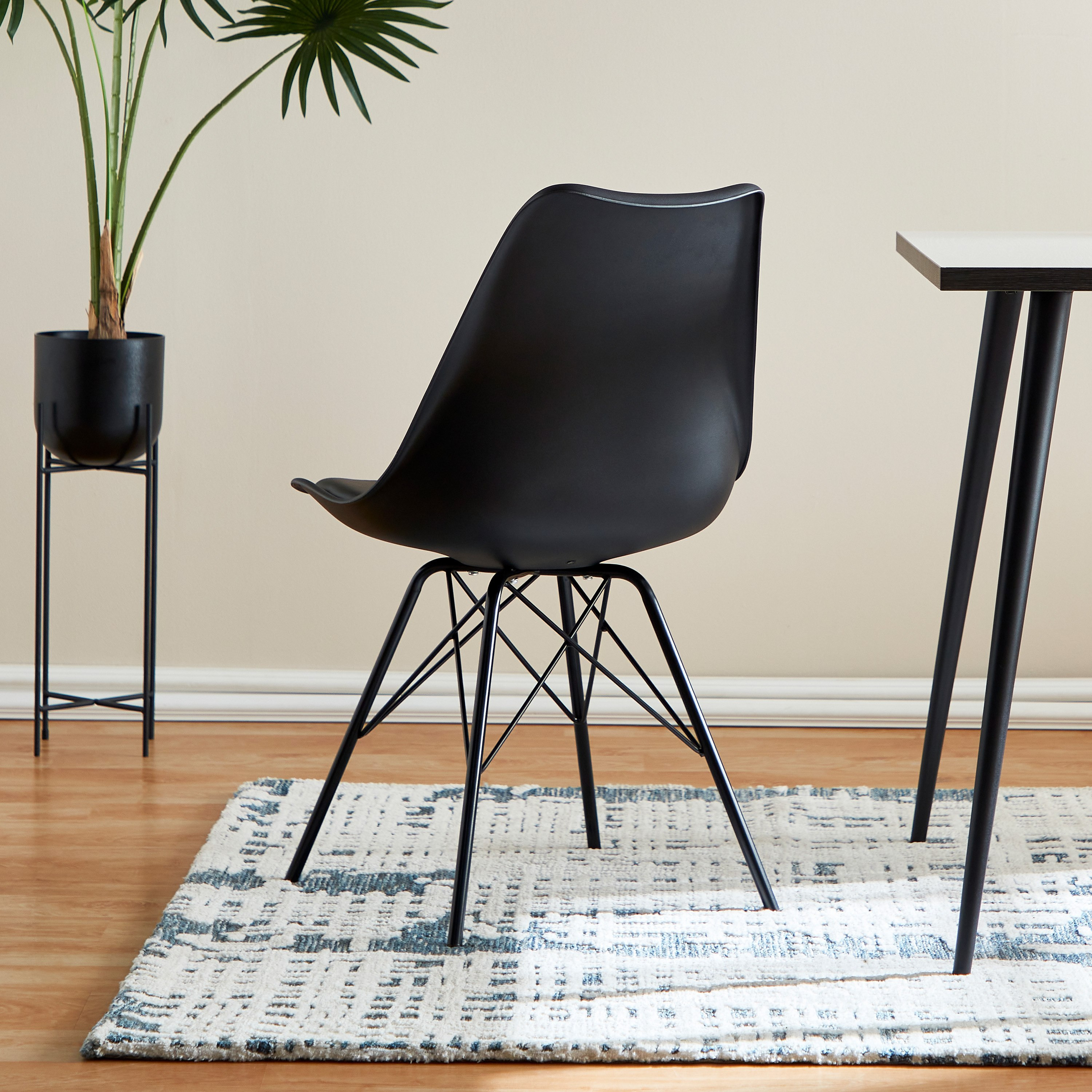 كرسي سُفرة إلفيس من فينلاند-hbxdiningroom-diningchairs-image-3