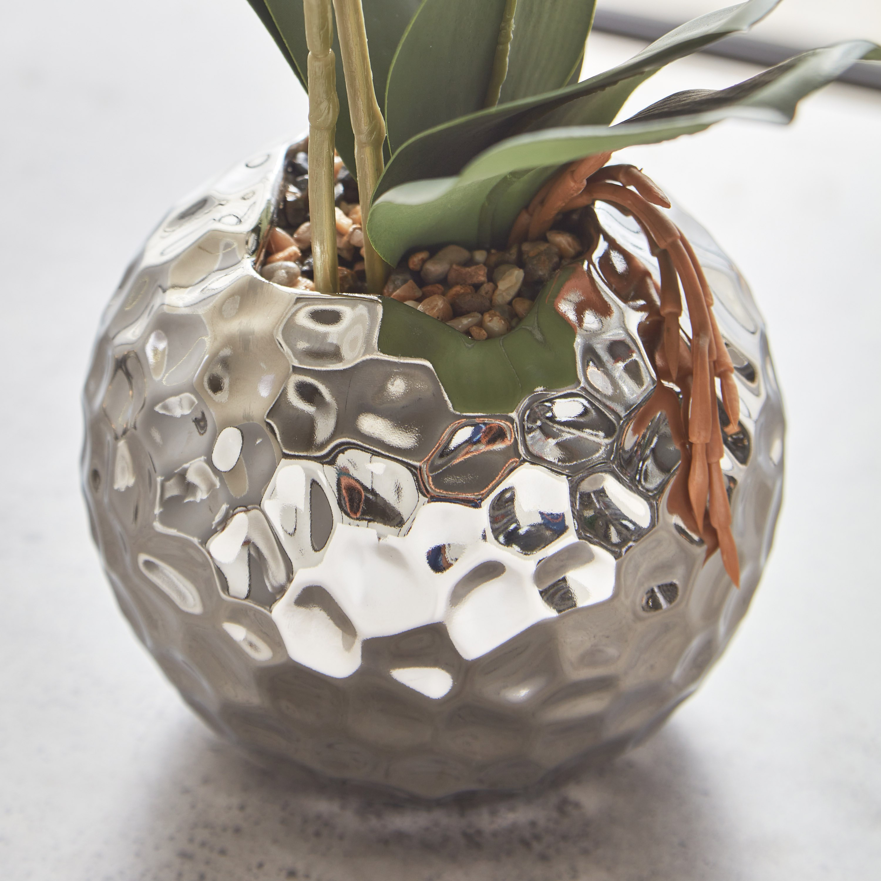 أزهار أوركيد بيضاء في إناء زرع سيراميك مطلي من أليسا - 65 سم-hbxdecorandfurnishings-homeaccessories-artificialflowersandplants-image-3