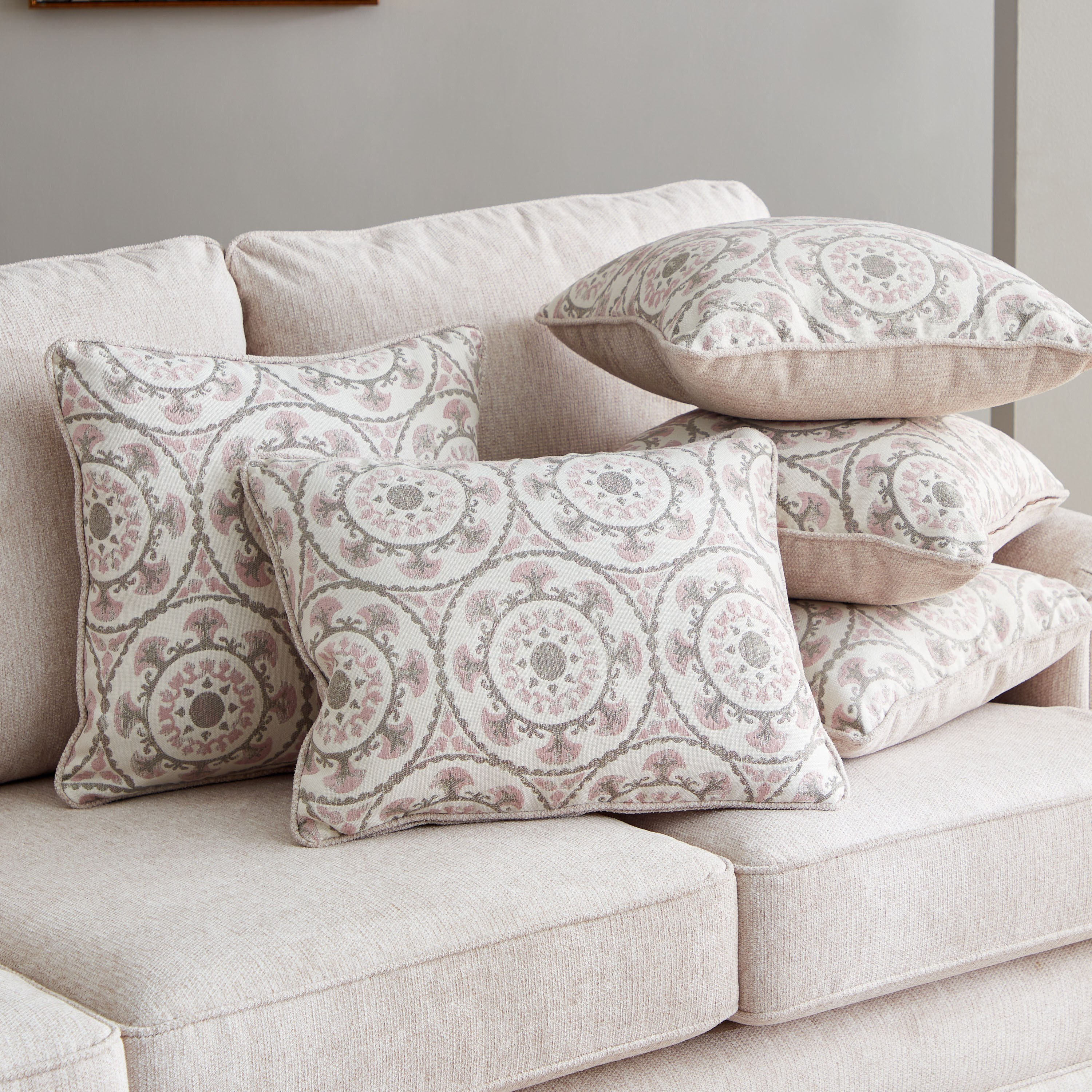 كنبة قماش 3 مقاعد مع 5 وسادة من فلوريدا-hbxlivingroom-sofasandarmchairs-sofas-image-3