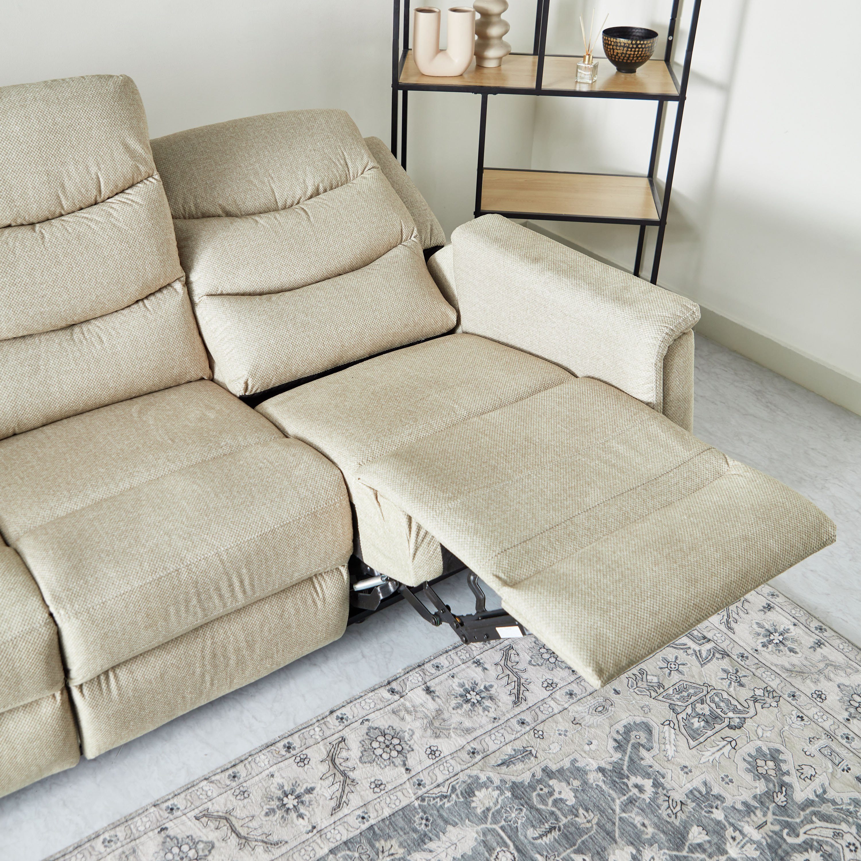 كنبة استرخاء قماش 3 مقاعد وطاولة من فاتيكان-hbxlivingroom-sofasandarmchairs-sofas-image-10