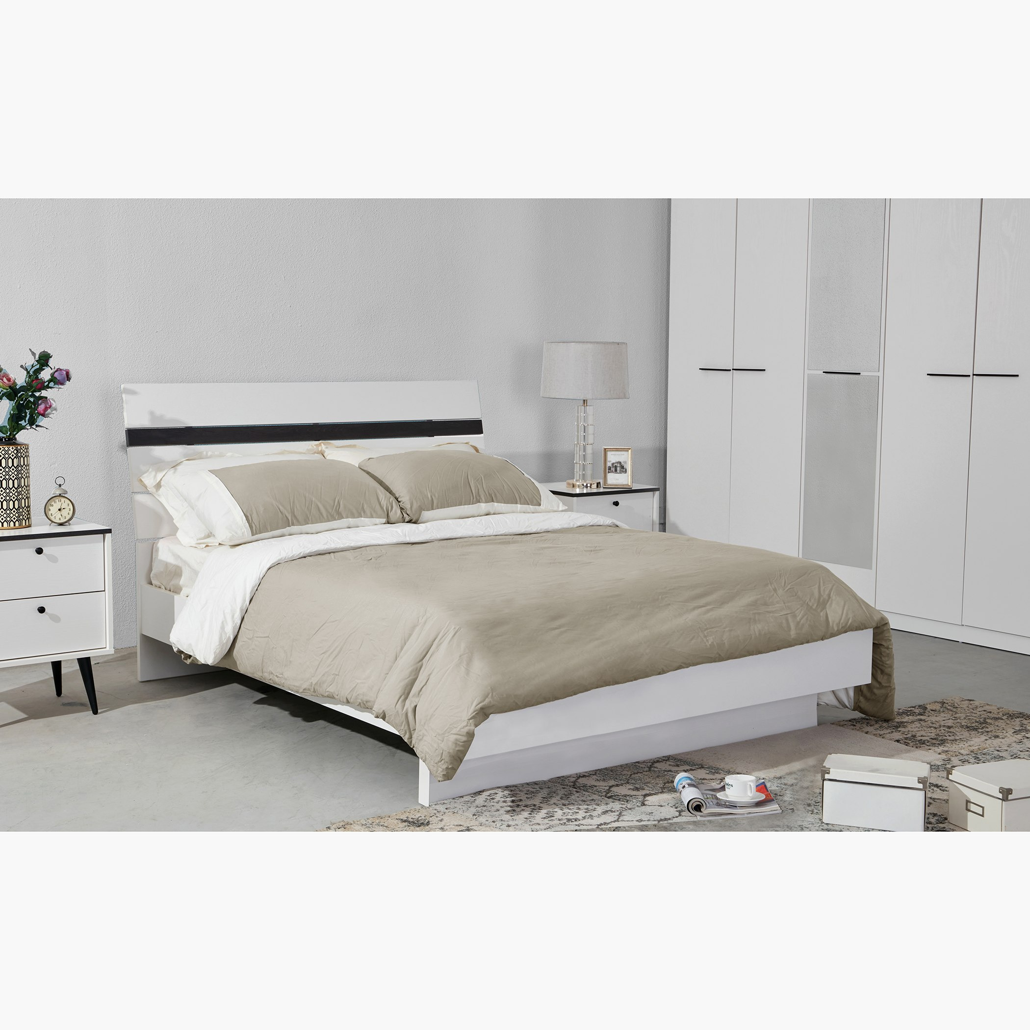 سرير كينج من فنلندا - 180x200 سم-hbxfurniture-bedsandbedsets-beds-king-image-1