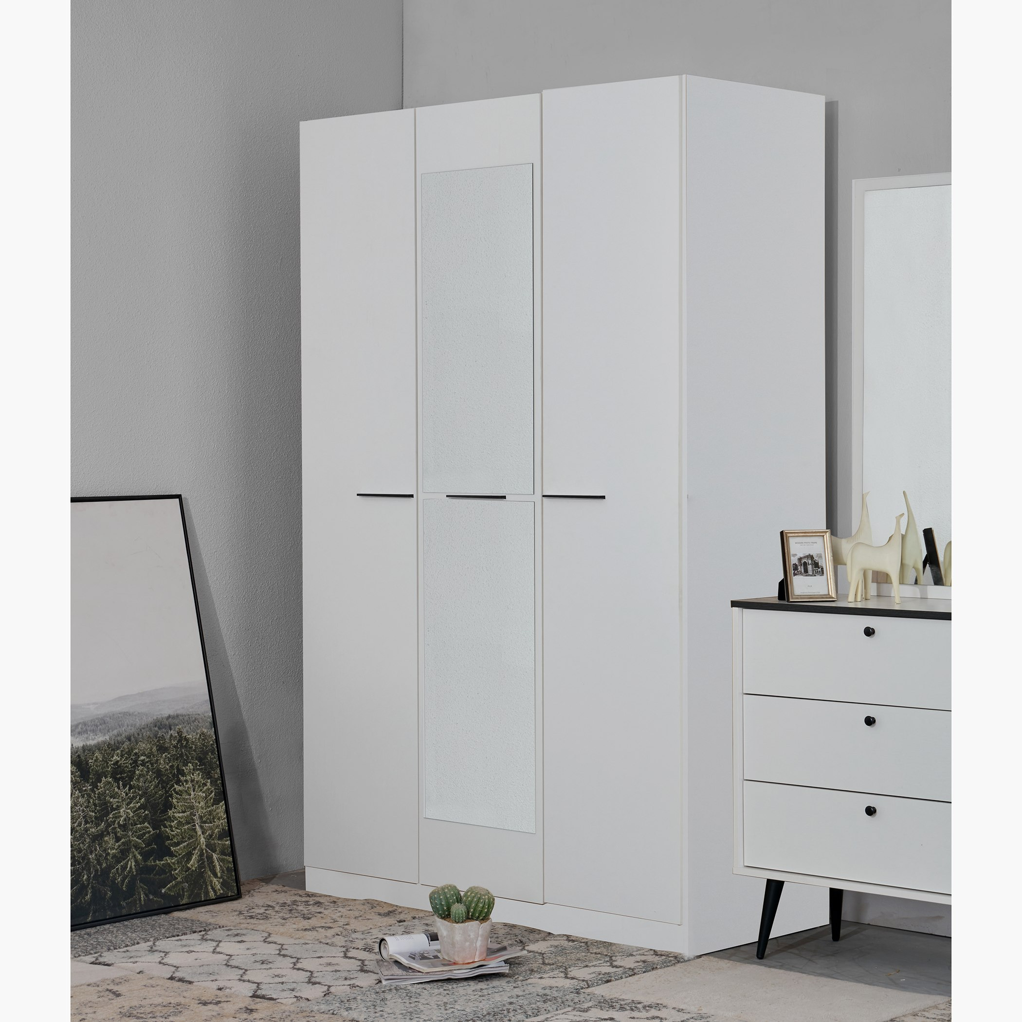خزانة ملابس بـ 3 أبواب ومرآة من فنلندا-hbxfurniture-wardrobes-image-1