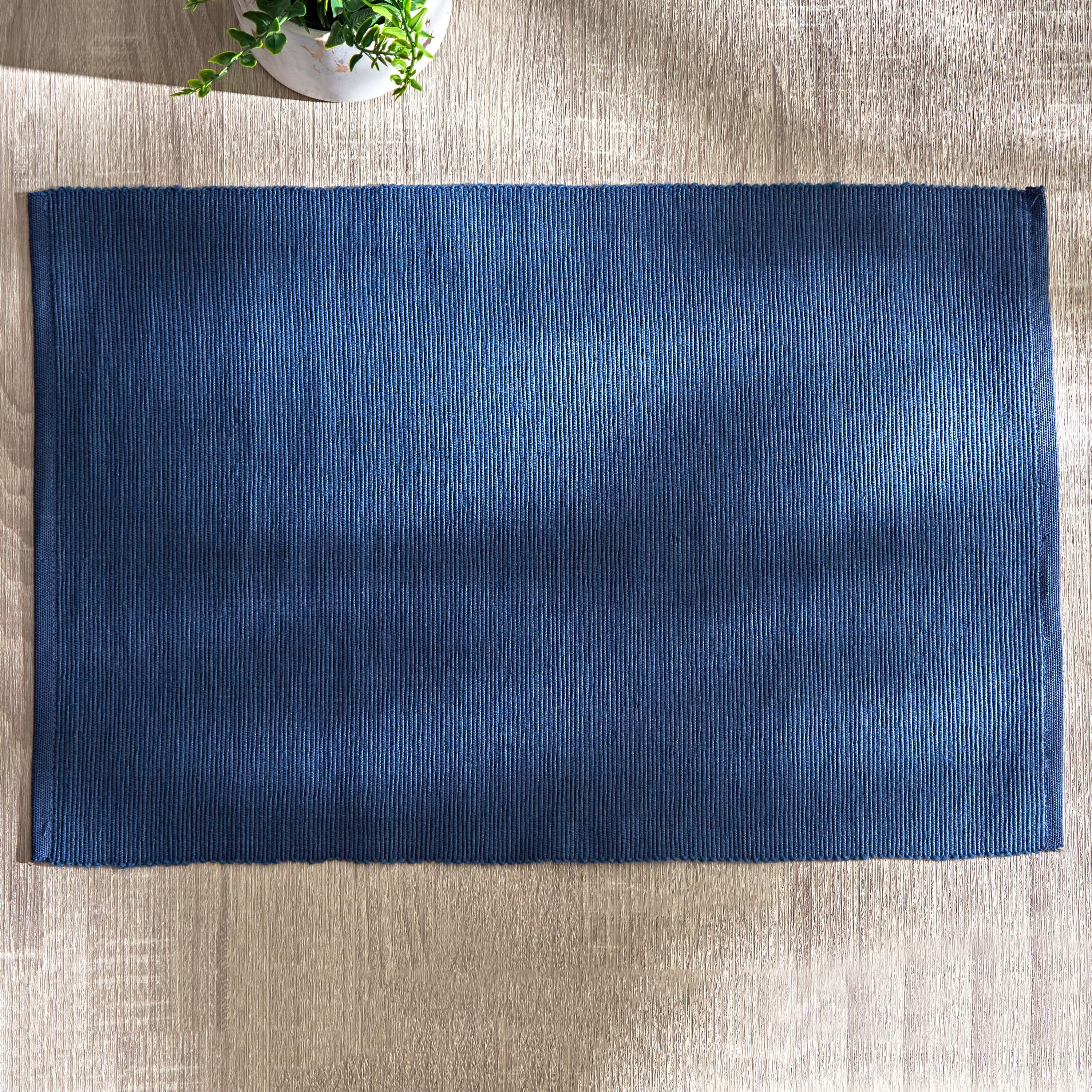 لبادة صحون مضلّعة من أتلانتا - 33x48 سم-hbxdecorandfurnishings-homefurnishings-tablelinens-image-2