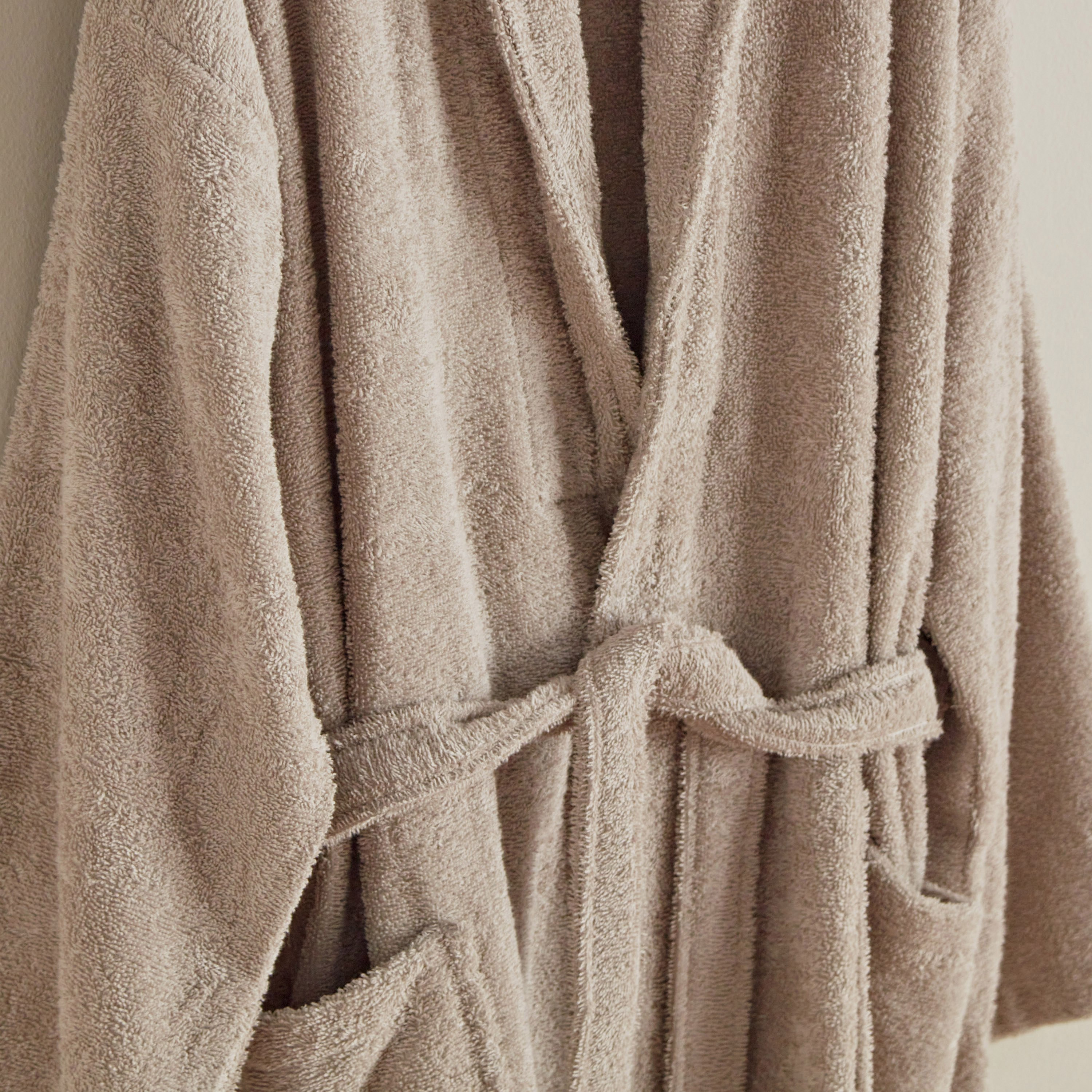 روب حمّام منسدل للبالغين من إسنشيال - كبير-hbxbathroom-bathroomtextiles-image-3