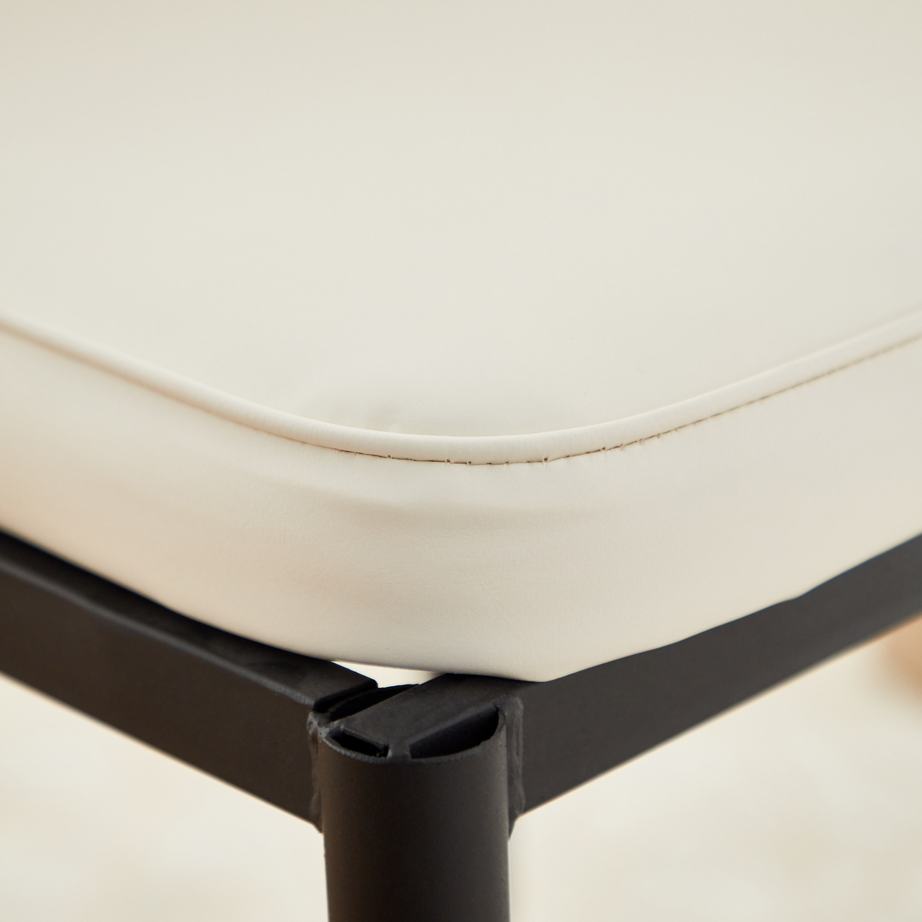 كرسي سُفرة من فو-hbxdiningroom-diningchairs-image-6
