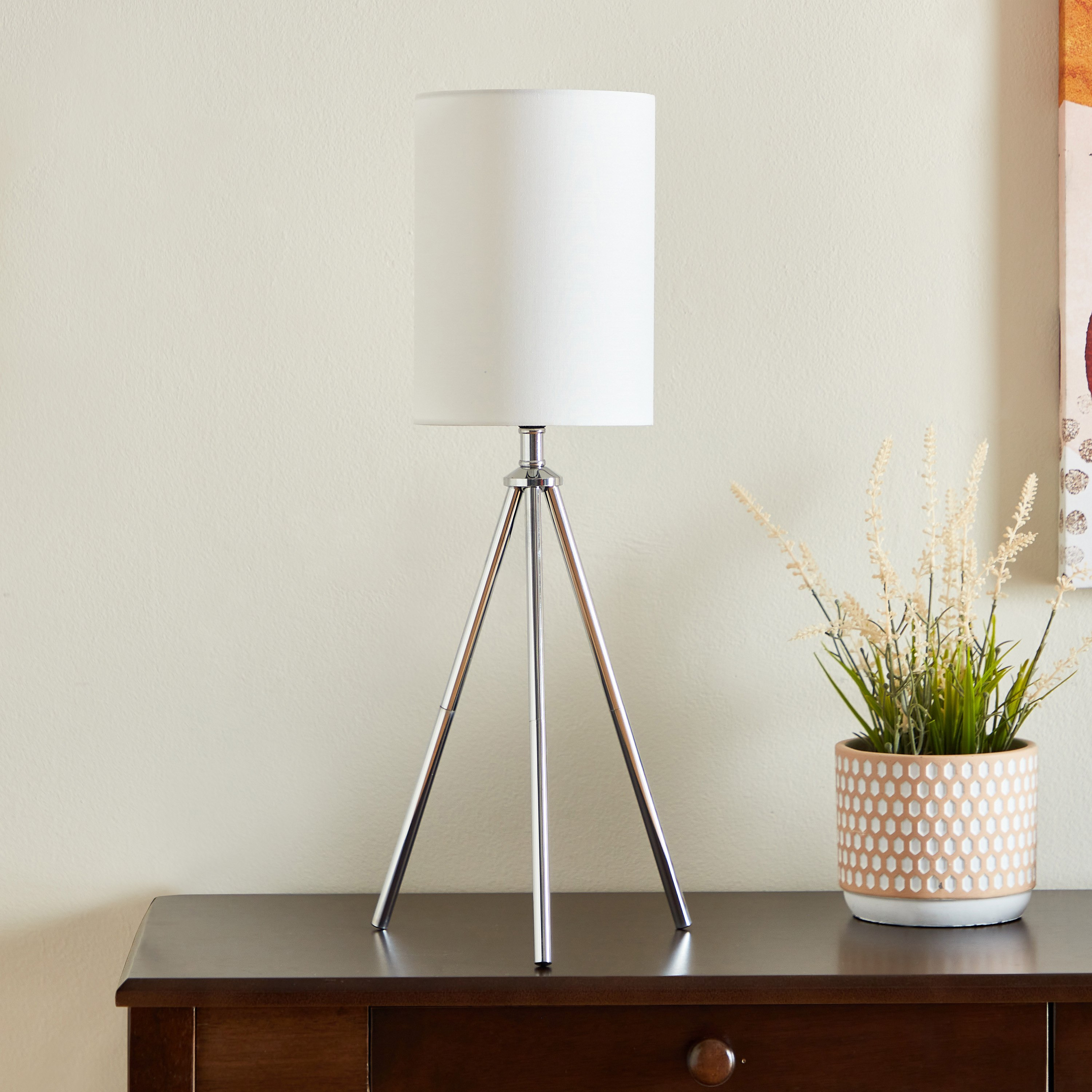 مصباح حامل ثلاثي معدن من برلين - 22x22x56 سم-hbxlivingroom-lighting-tablelamps-image-1
