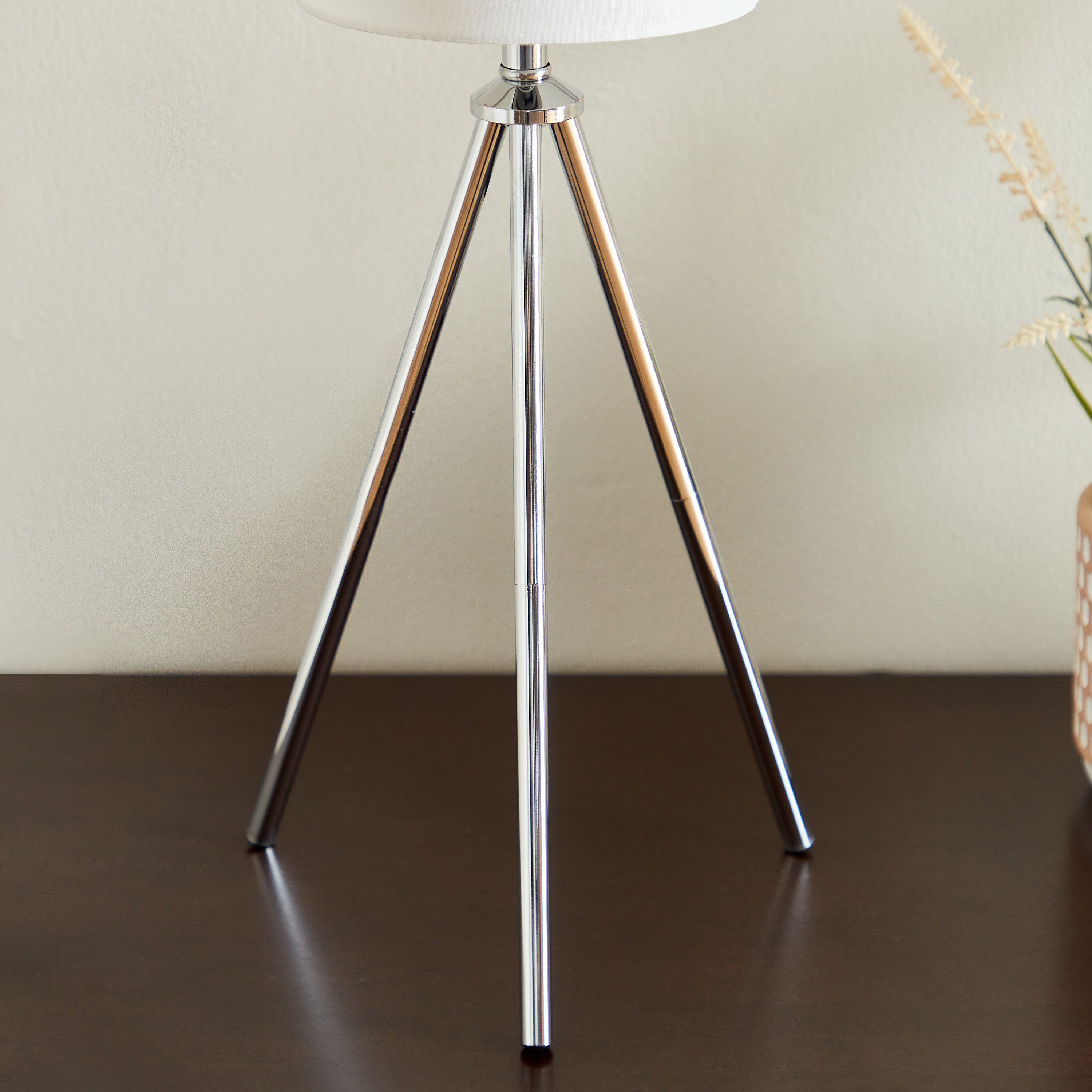 مصباح حامل ثلاثي معدن من برلين - 22x22x56 سم-hbxlivingroom-lighting-tablelamps-image-4