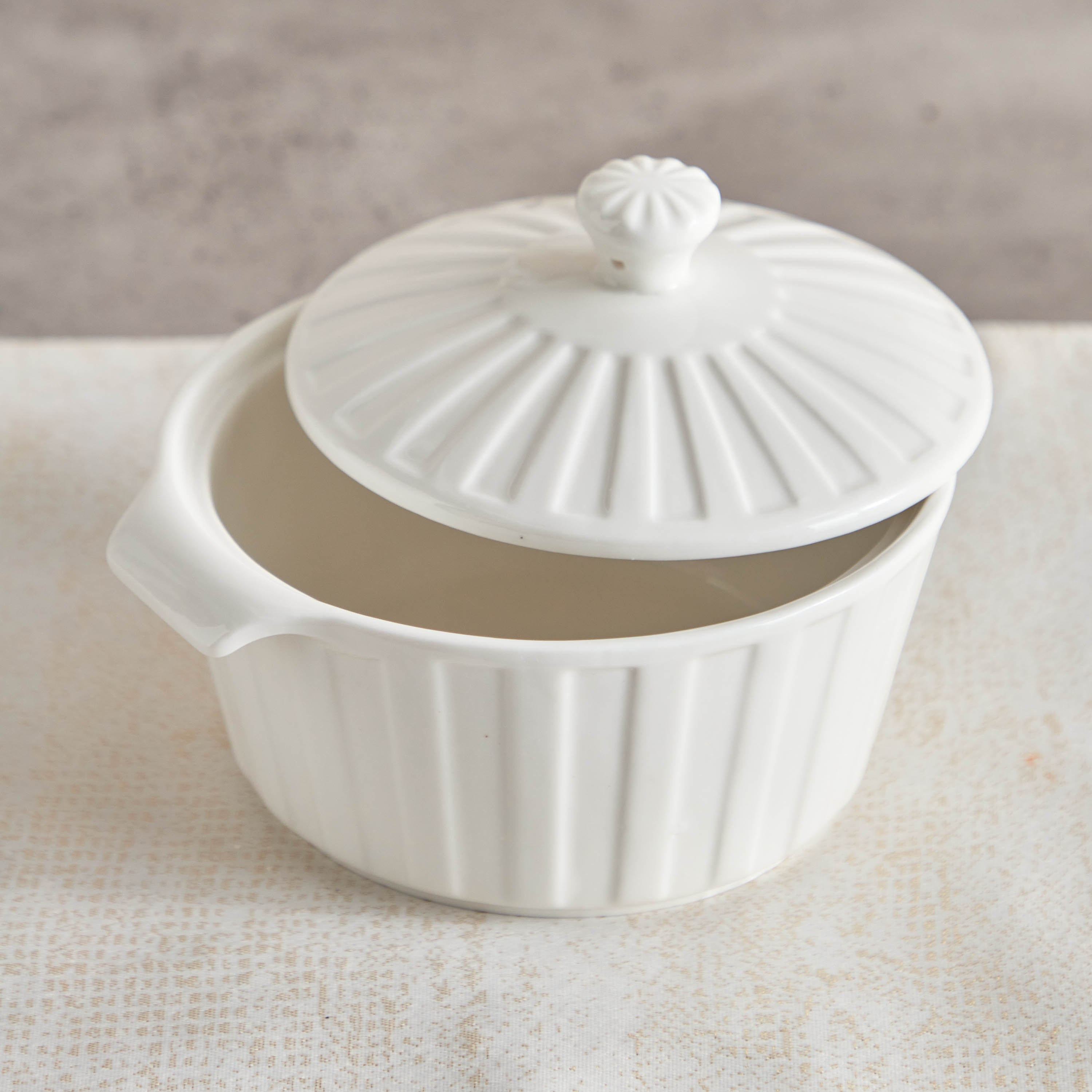 Supreme Round Food Warmer - 19 cm-hbxdecorandfurnishings-tabletop-serveware-image-3