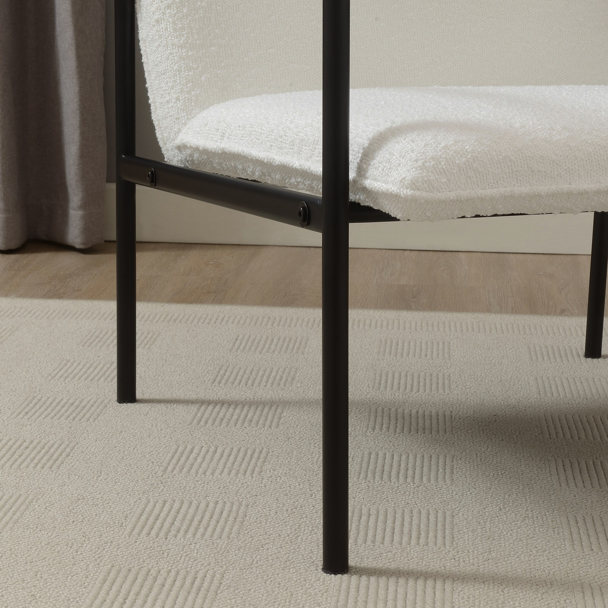 كرسي قماش من فالينس-hbxlivingroom-sofasandarmchairs-easychairs-image-4