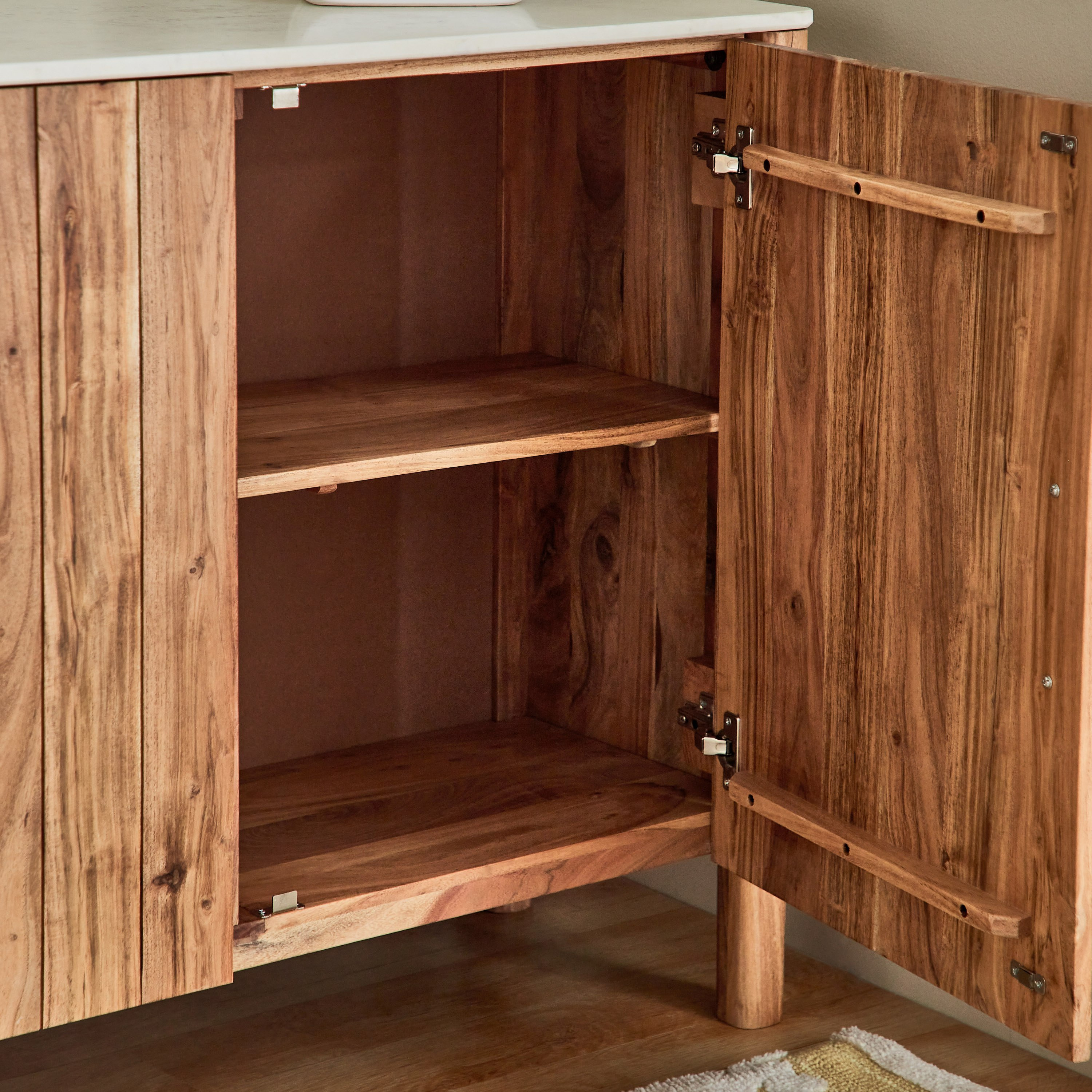 خزانة بوفيه جانبية من الخشب الصلب بـ3 أبواب وسطح رخام من ميدتاون-hbxfurniture-diningroom-buffetsandsideboards-image-6