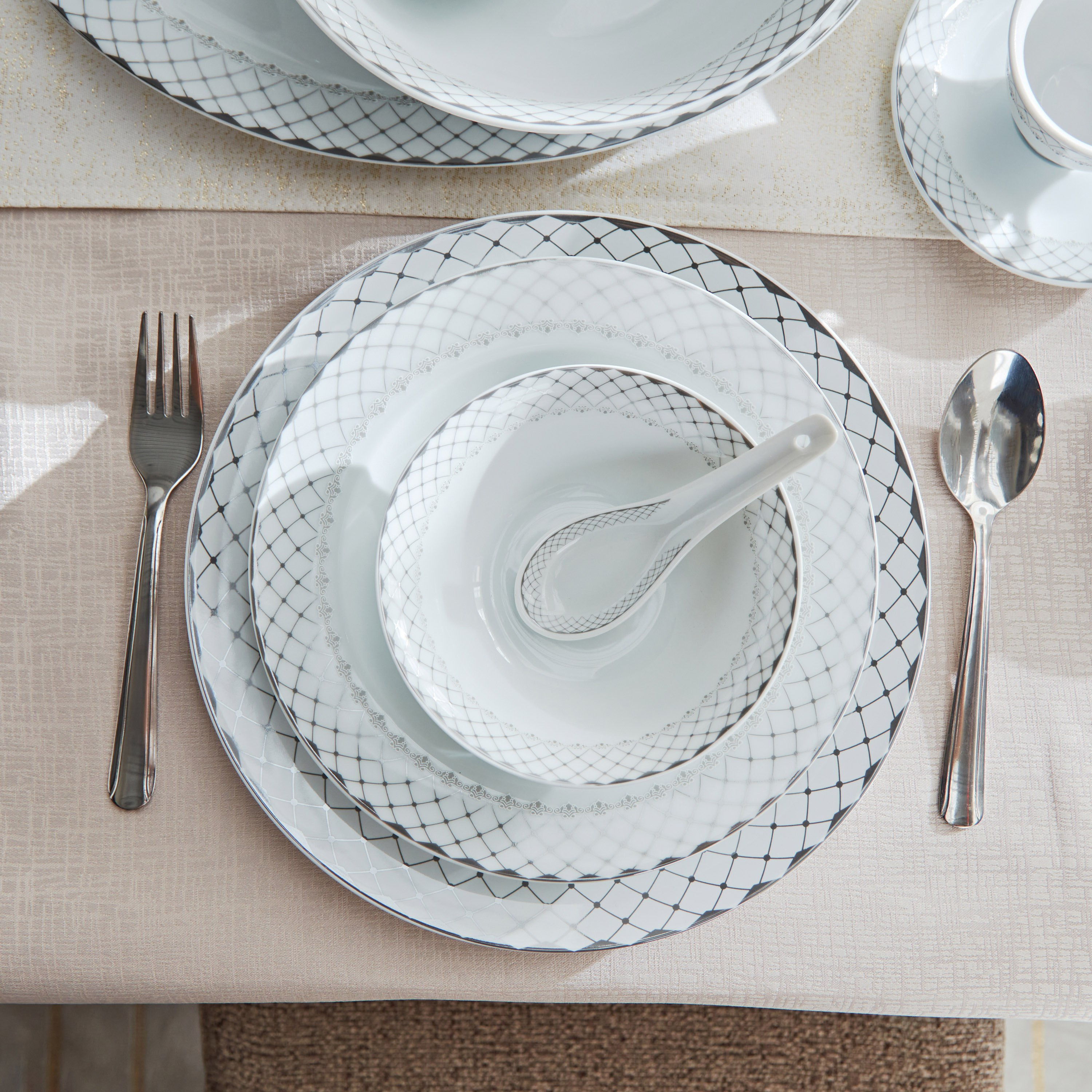طقم عشاء 65 قطعة من فيستيف بلاتينا-hbxhomeware-hbxkitchen-image-2