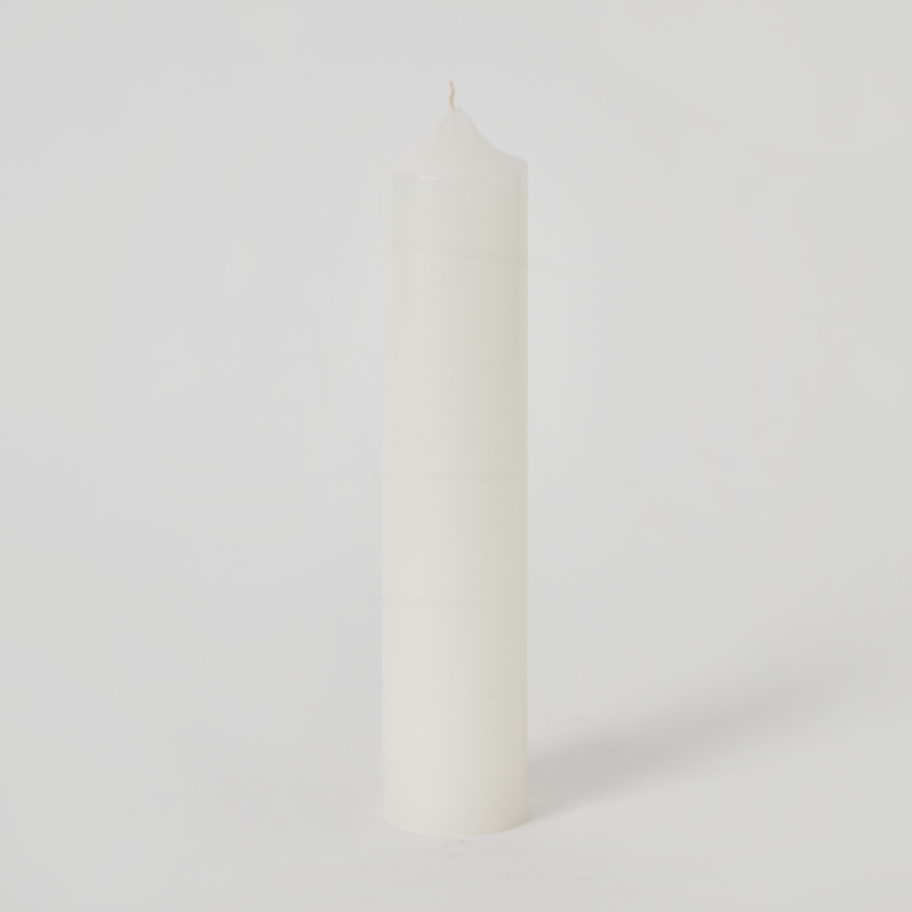 شمعة عمودية من ميا - 5x25 سم-hbxhomeware-hbxdecorandfurnishings-image-5