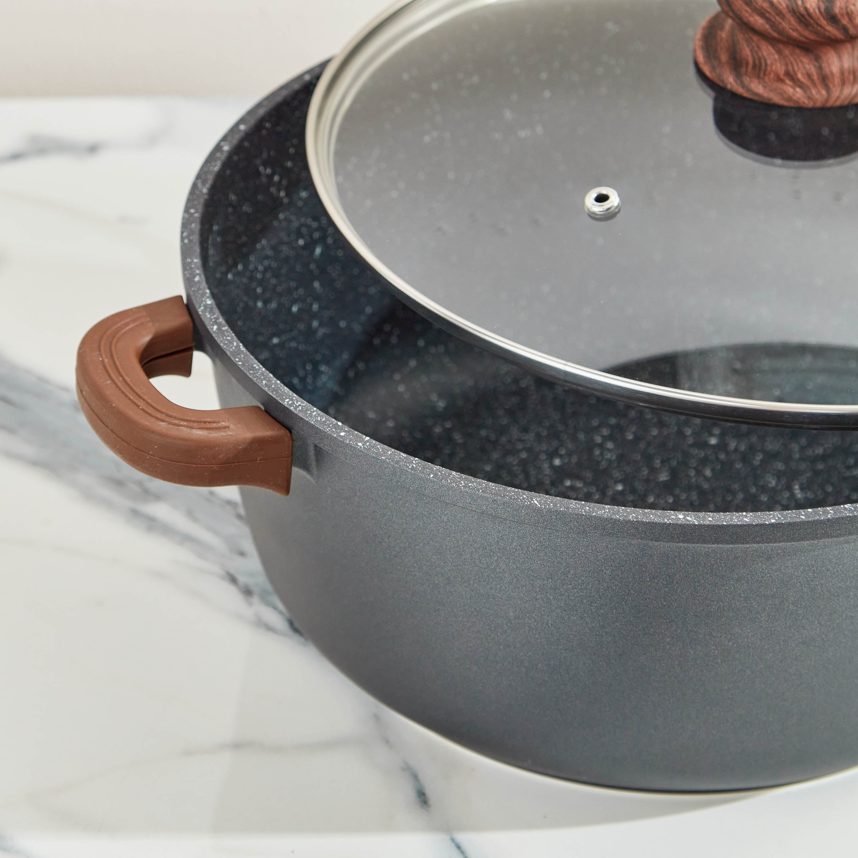 كسرولة بقاعدة حديد زهر من لا كوزينا - 6 لتر-hbxhomeware-hbxkitchen-image-5