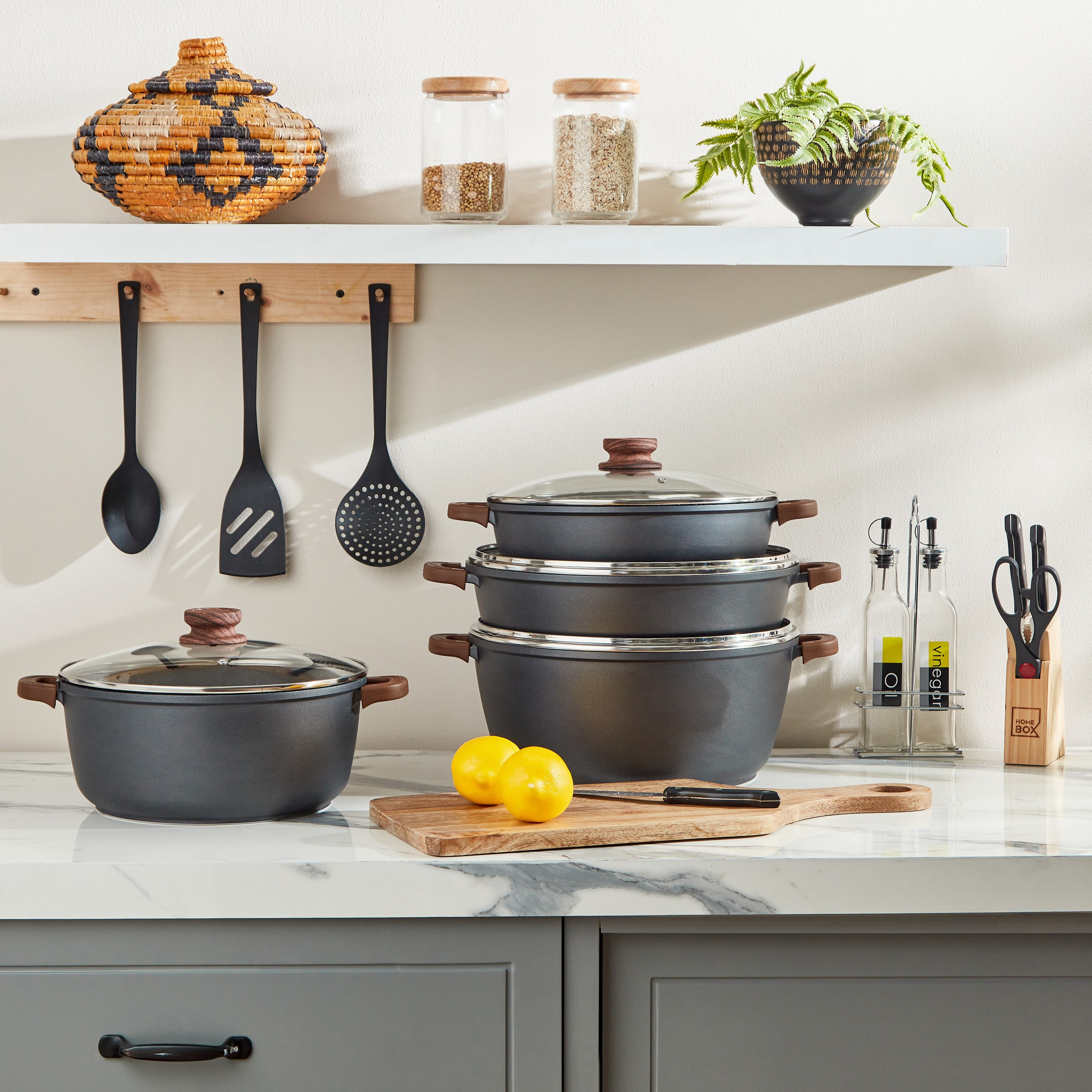 وعاء مسطح بقاعدة حديد زهر من لا كوزينا - 4.8 لتر-hbxhomeware-hbxkitchen-image-6