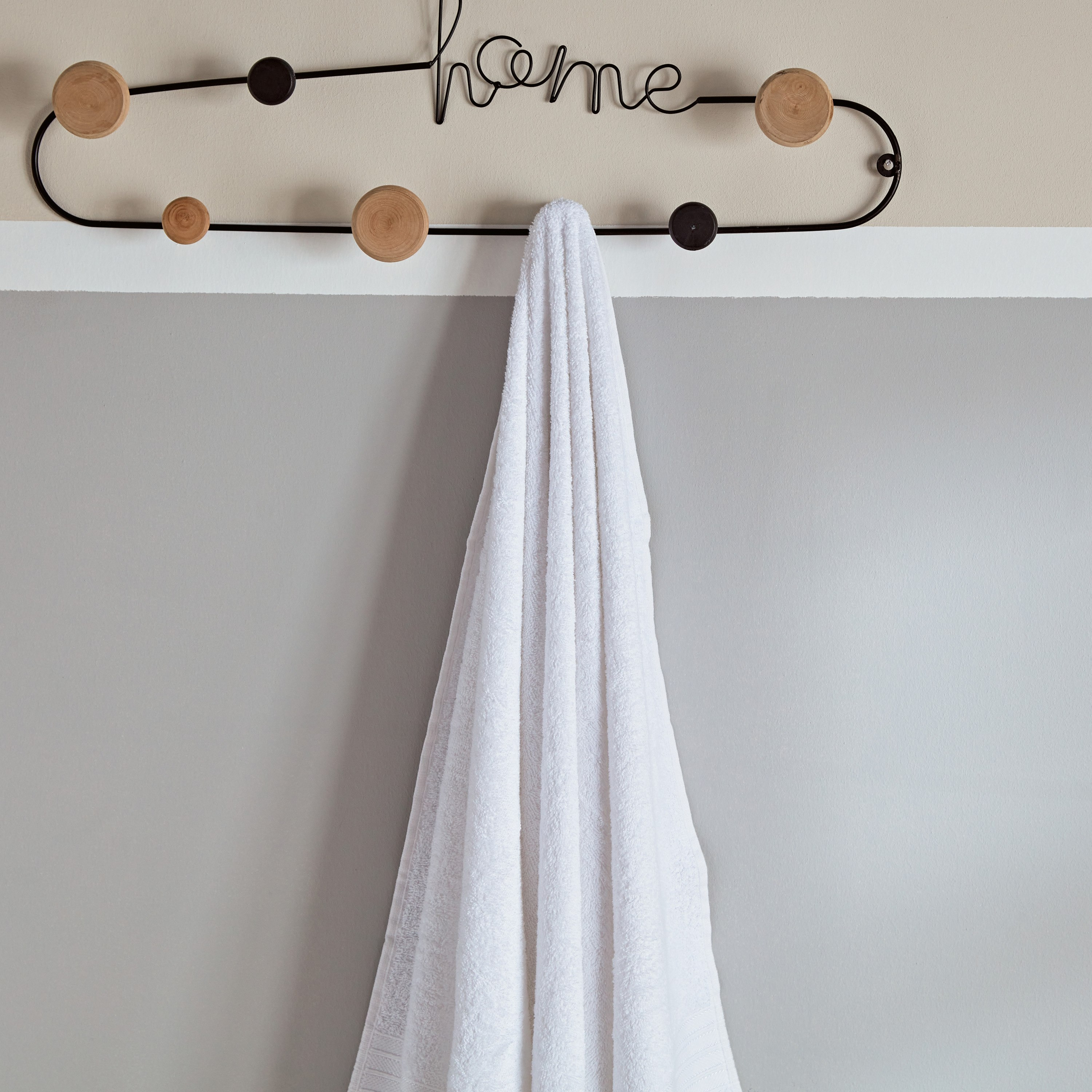 Essential Carded Bath Towel - 70x140 cm-hbxbathroom-bathroomtextiles-image-2