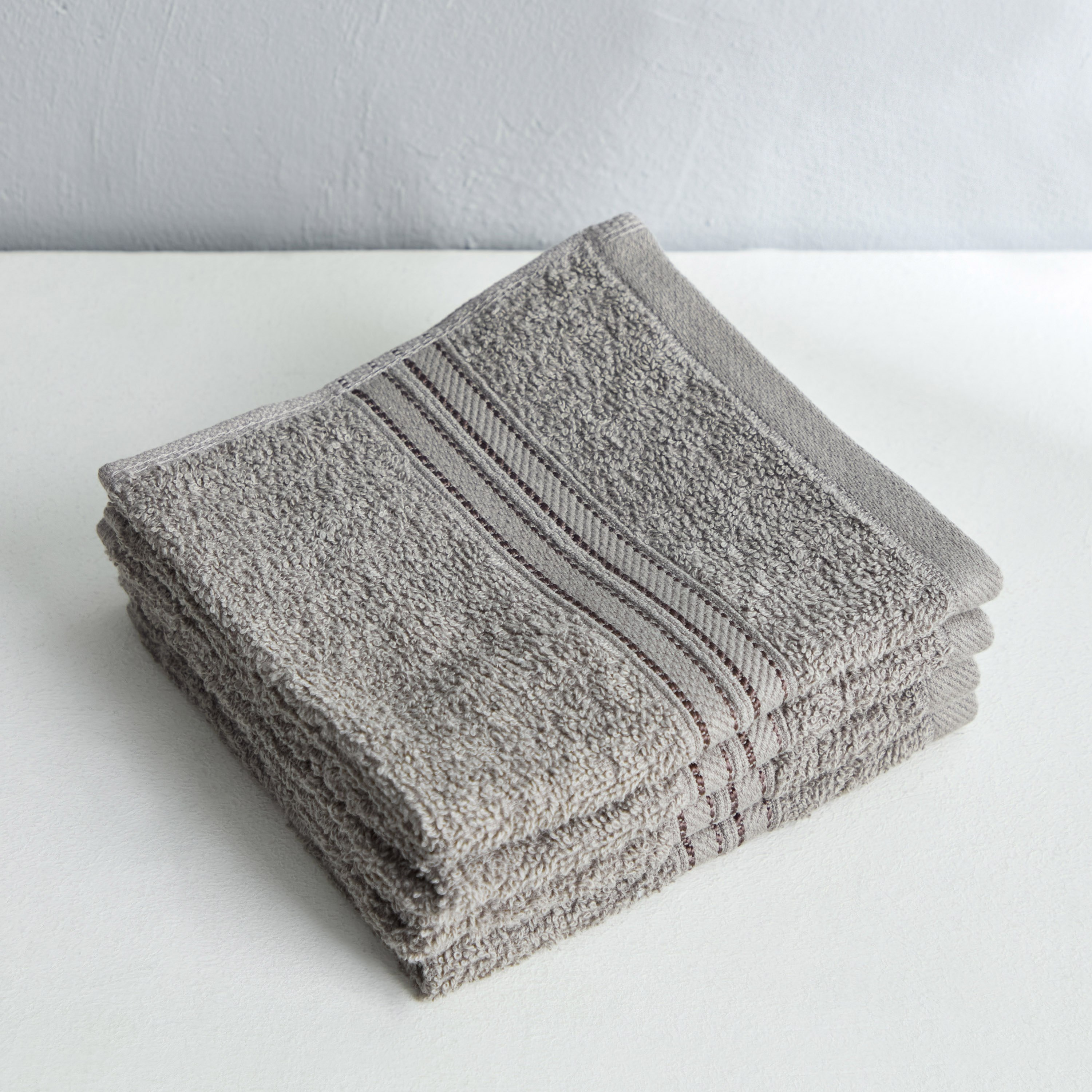 طقم مناشف وجه ممشطة 4 قطع من إسنشيال- 30x30 سم-hbxbathroom-bathroomtextiles-image-1
