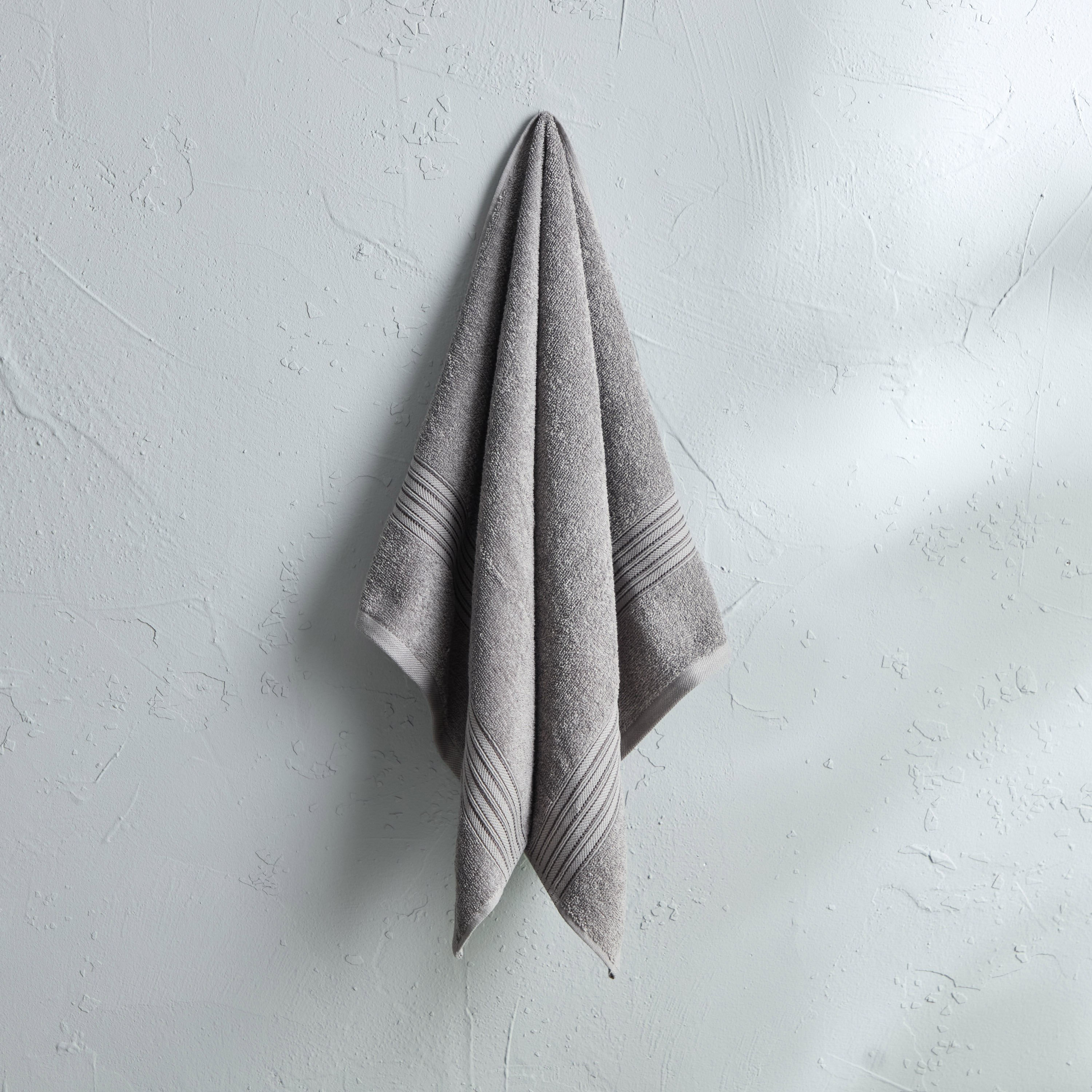 منشفة يد ممشطة من إسنشيال - 50x90 سم-hbxbathroom-bathroomtextiles-image-1