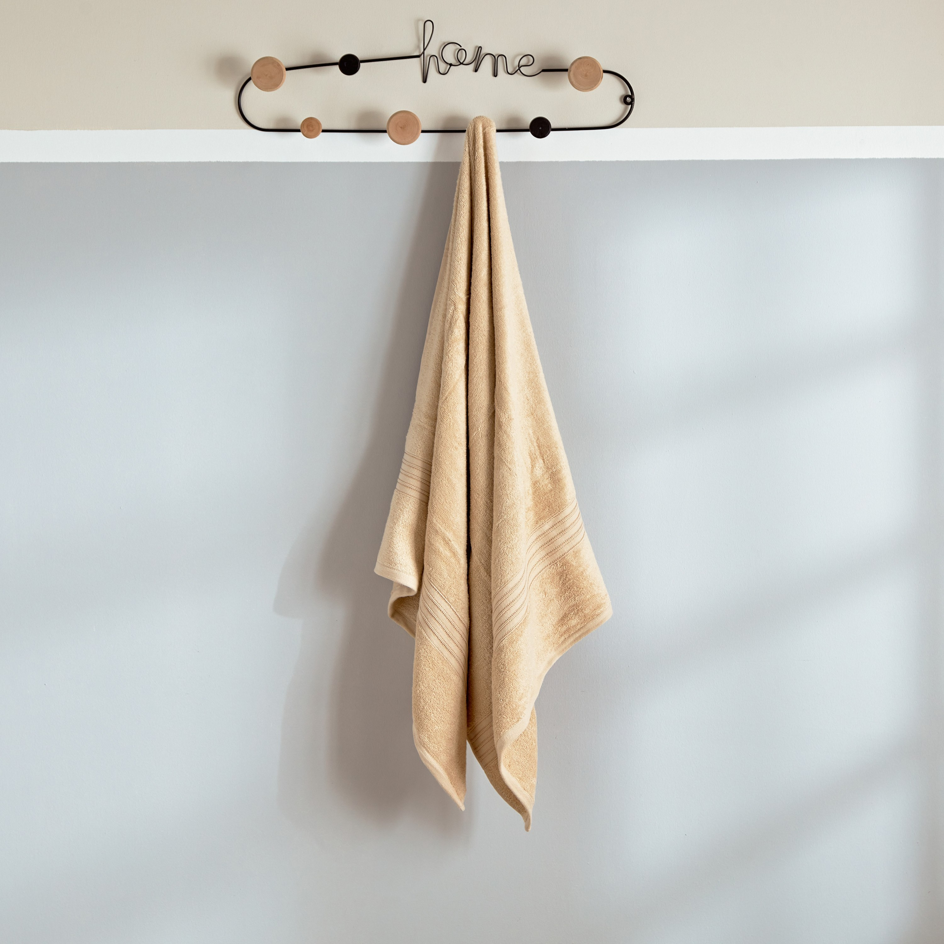 منشفة حمام ممشطة من إسنشيال- 70x140 سم-hbxbathroom-bathroomtextiles-image-1