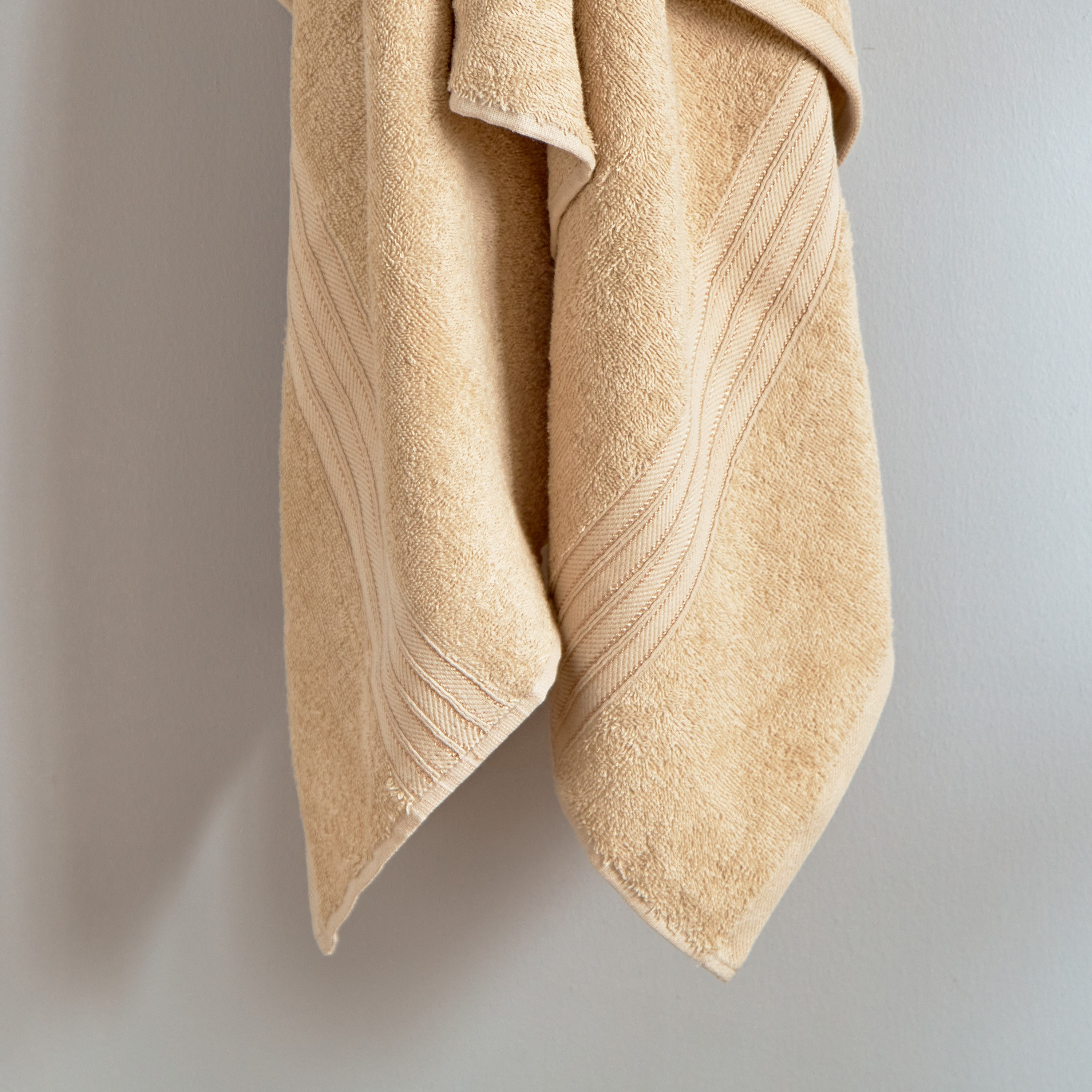 منشفة حمام كبيرة ممشطة من إسنشيال - 90x150 سم-hbxbathroom-bathroomtextiles-image-4