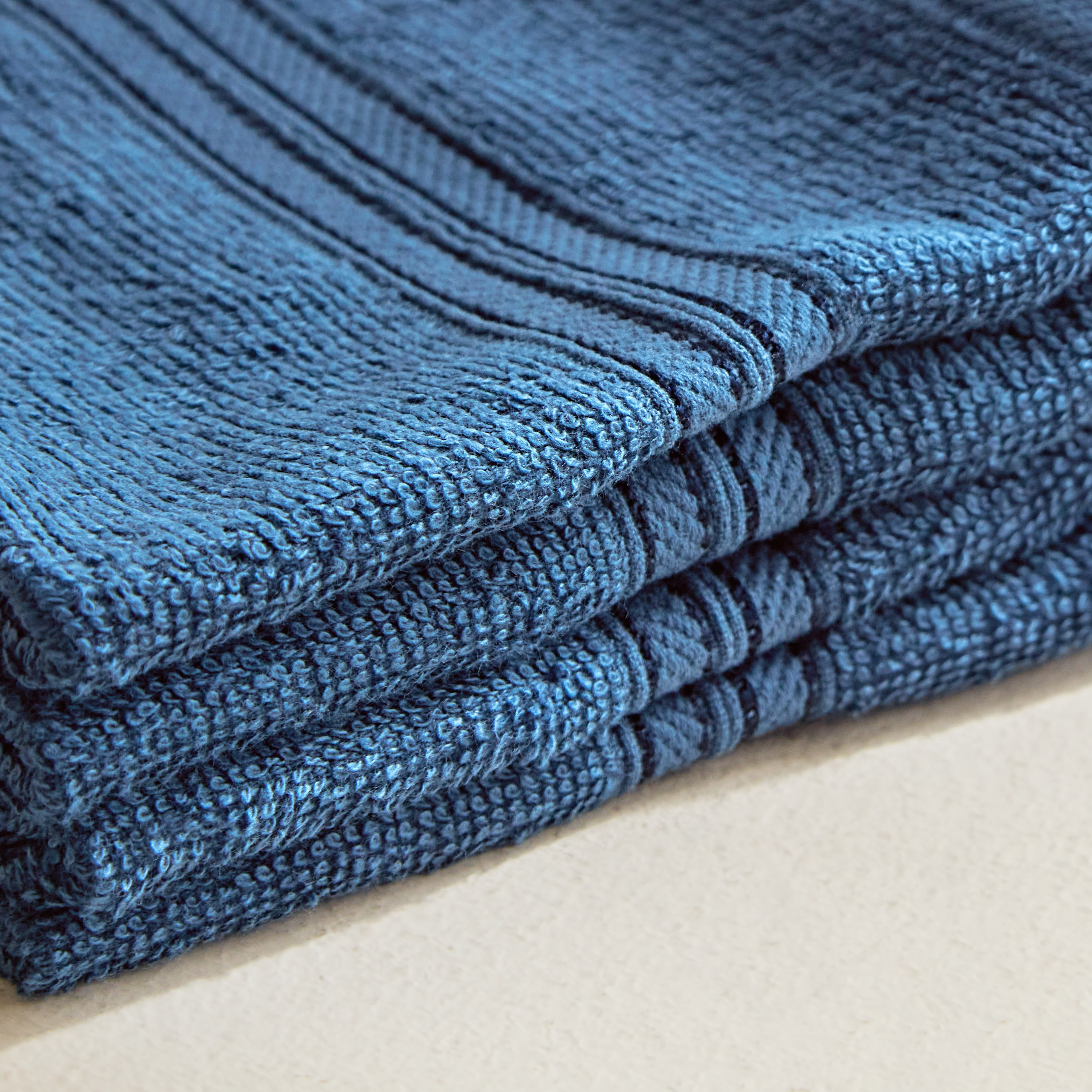 طقم مناشف وجه ممشطة 4 قطع من إسنشيال- 30x30 سم-hbxbathroom-bathroomtextiles-image-2