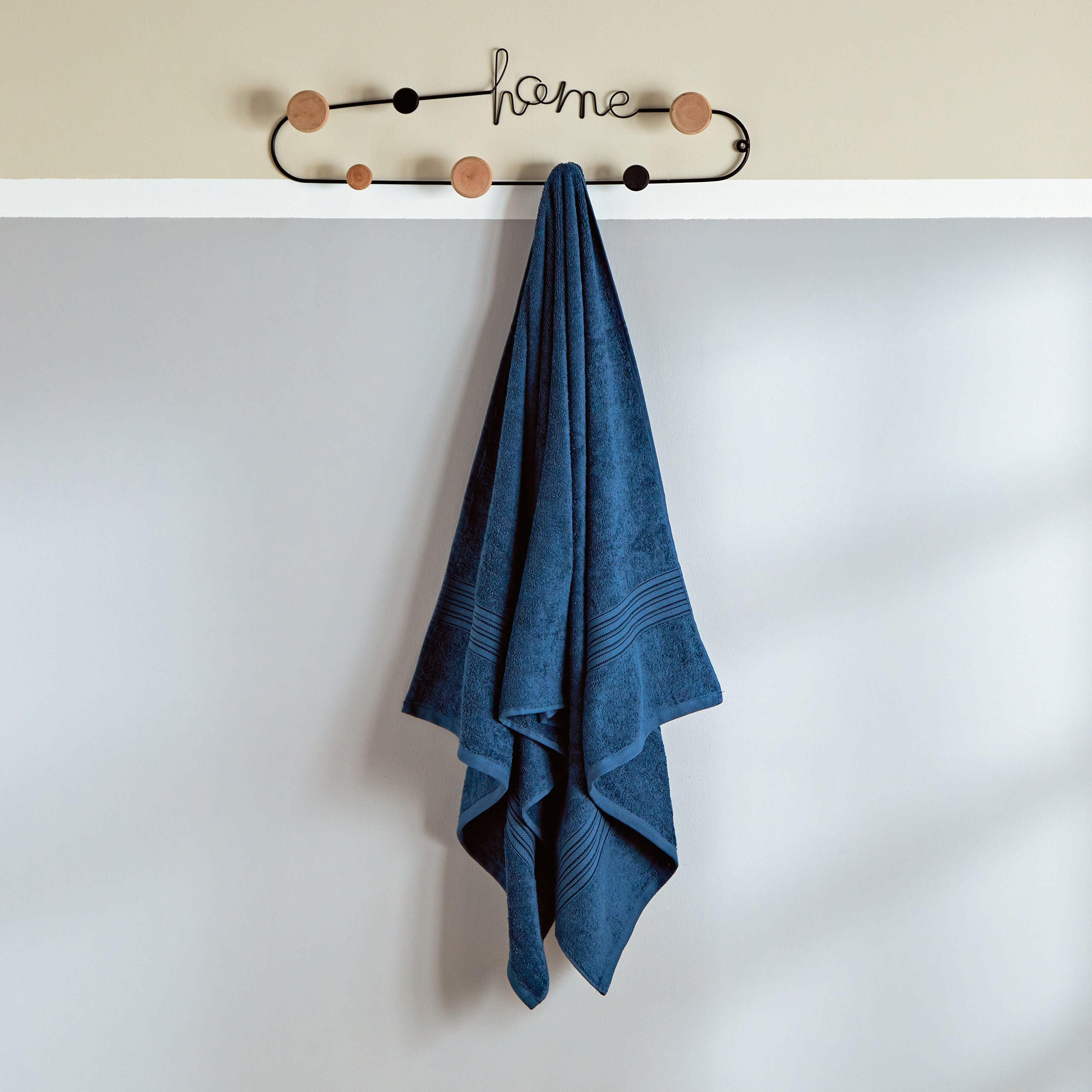 منشفة حمام ممشطة من إسنشيال- 70x140 سم-hbxbathroom-bathroomtextiles-image-1