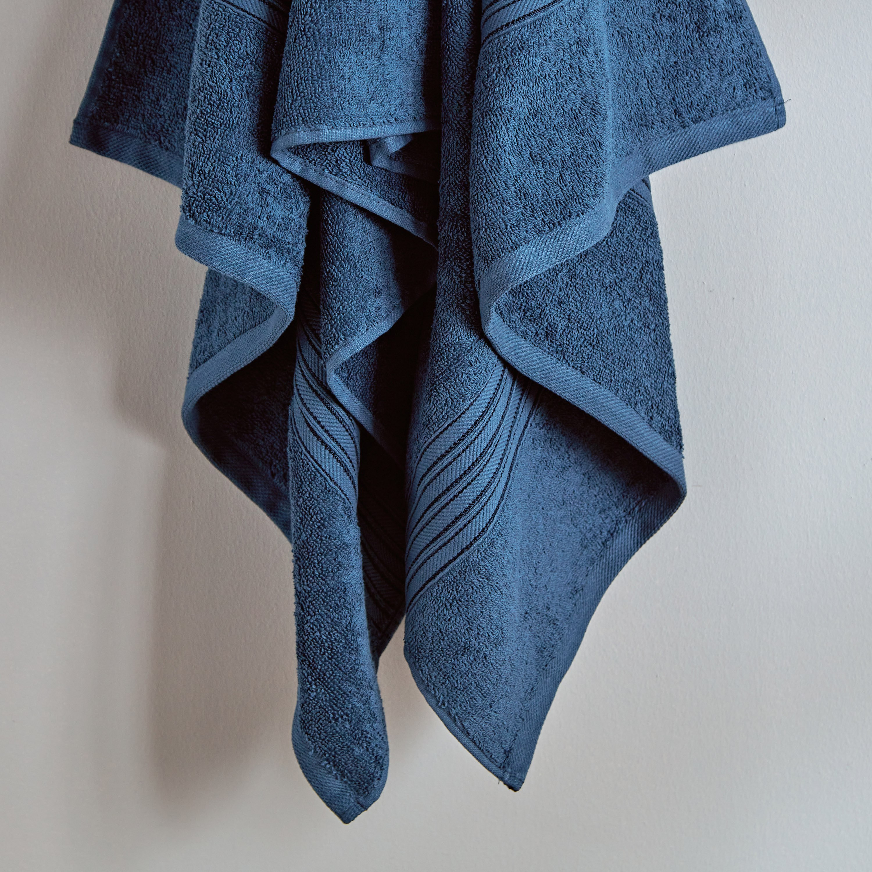 منشفة حمام ممشطة من إسنشيال- 70x140 سم-hbxbathroom-bathroomtextiles-image-4