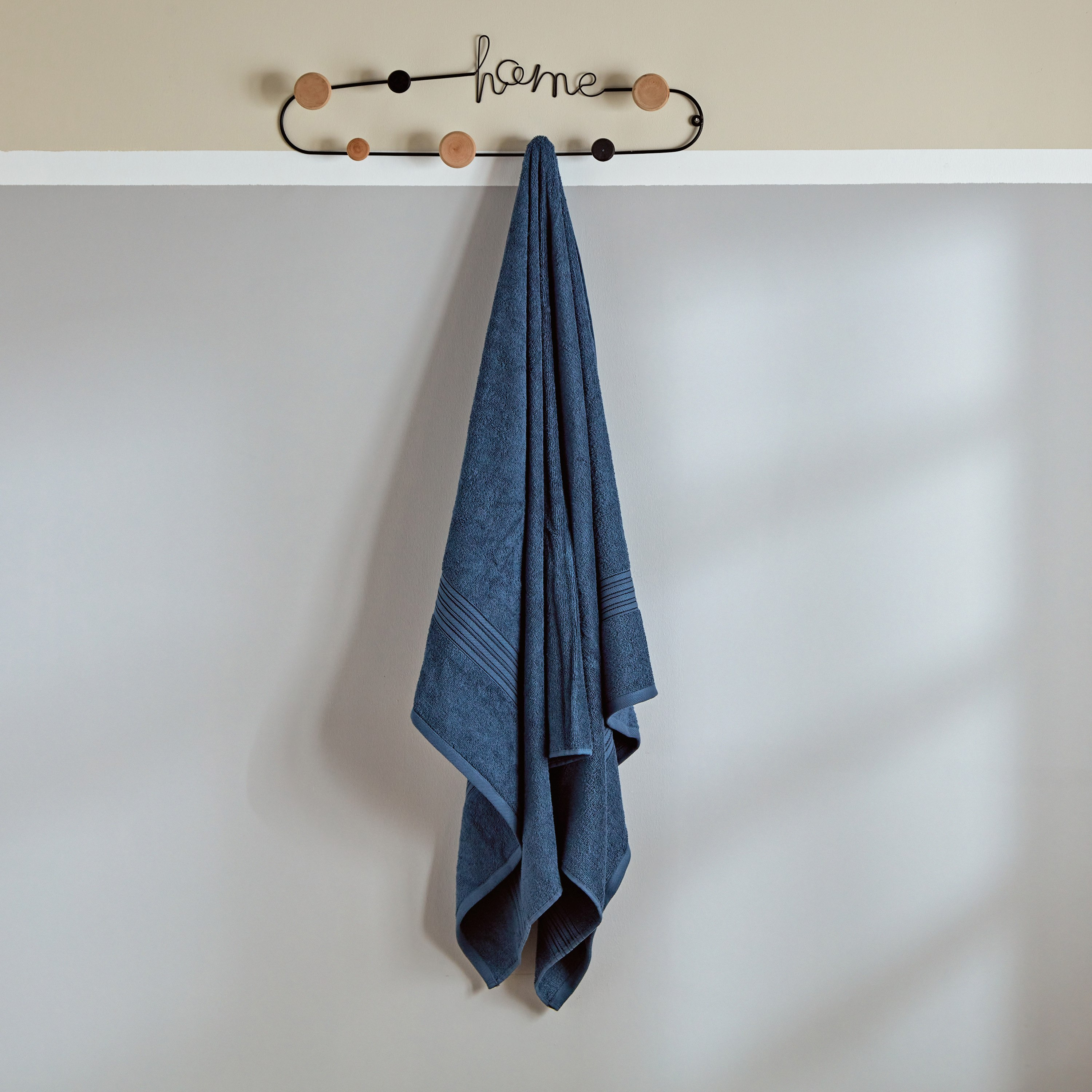 منشفة حمام كبيرة ممشطة من إسنشيال - 90x150 سم-hbxbathroom-bathroomtextiles-image-1