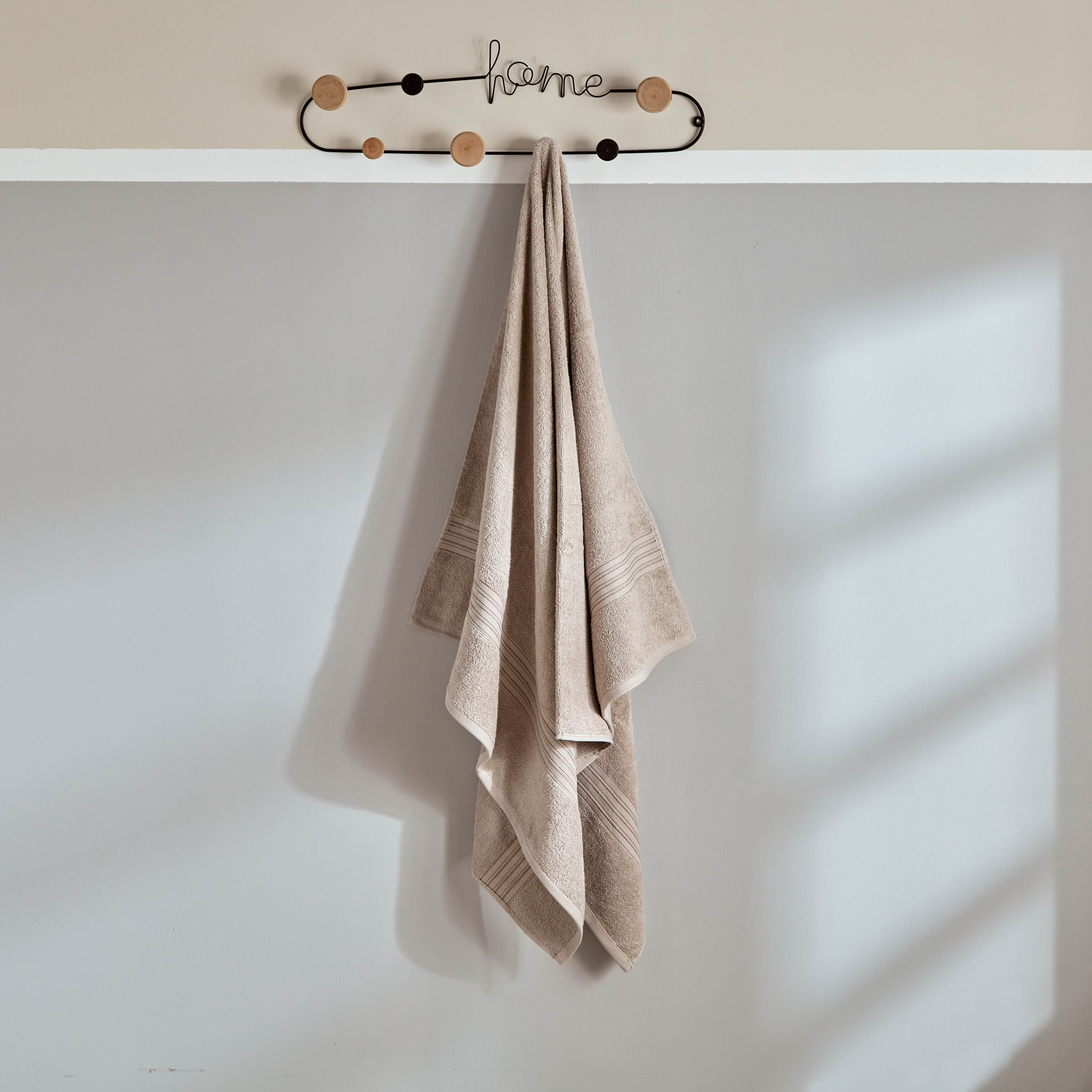 منشفة حمام كبيرة ممشطة من إسنشيال - 90x150 سم-hbxbathroom-bathroomtextiles-image-1