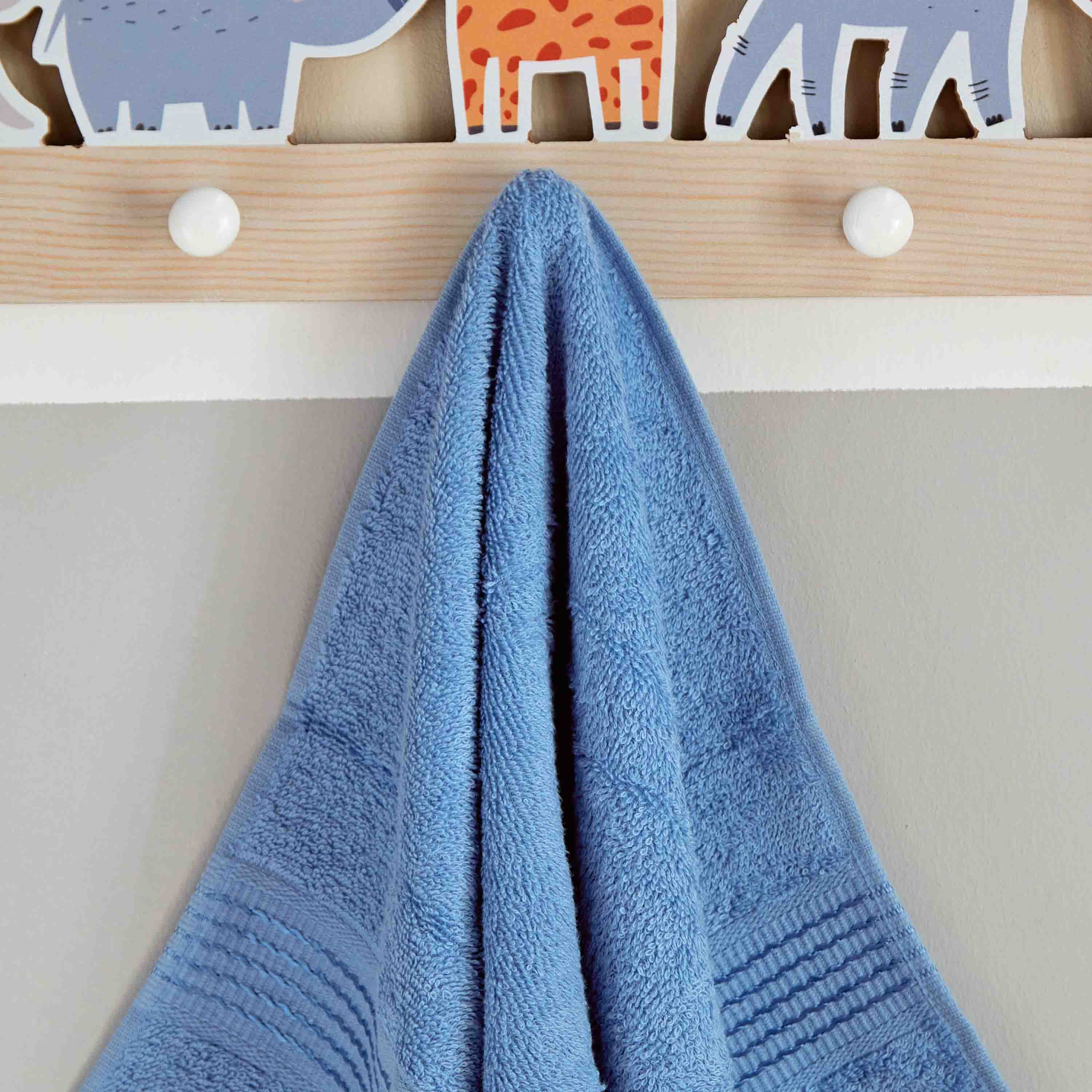 Snoopy Kids Carded Hand Towel - 40x70 cm-hbxhomeware-hbxkidsandyouth-image-2