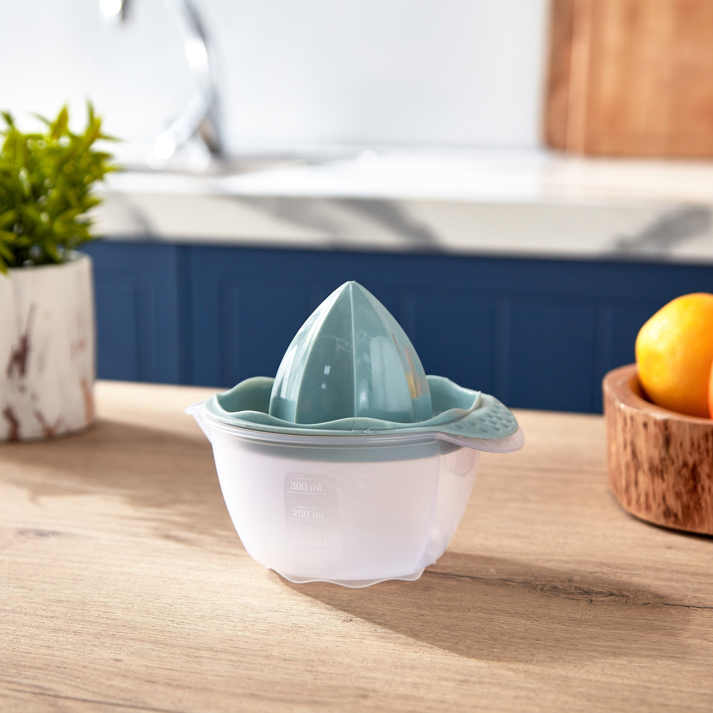 Spectra Orange Juicer-hbxhomeware-hbxkitchen-image-1