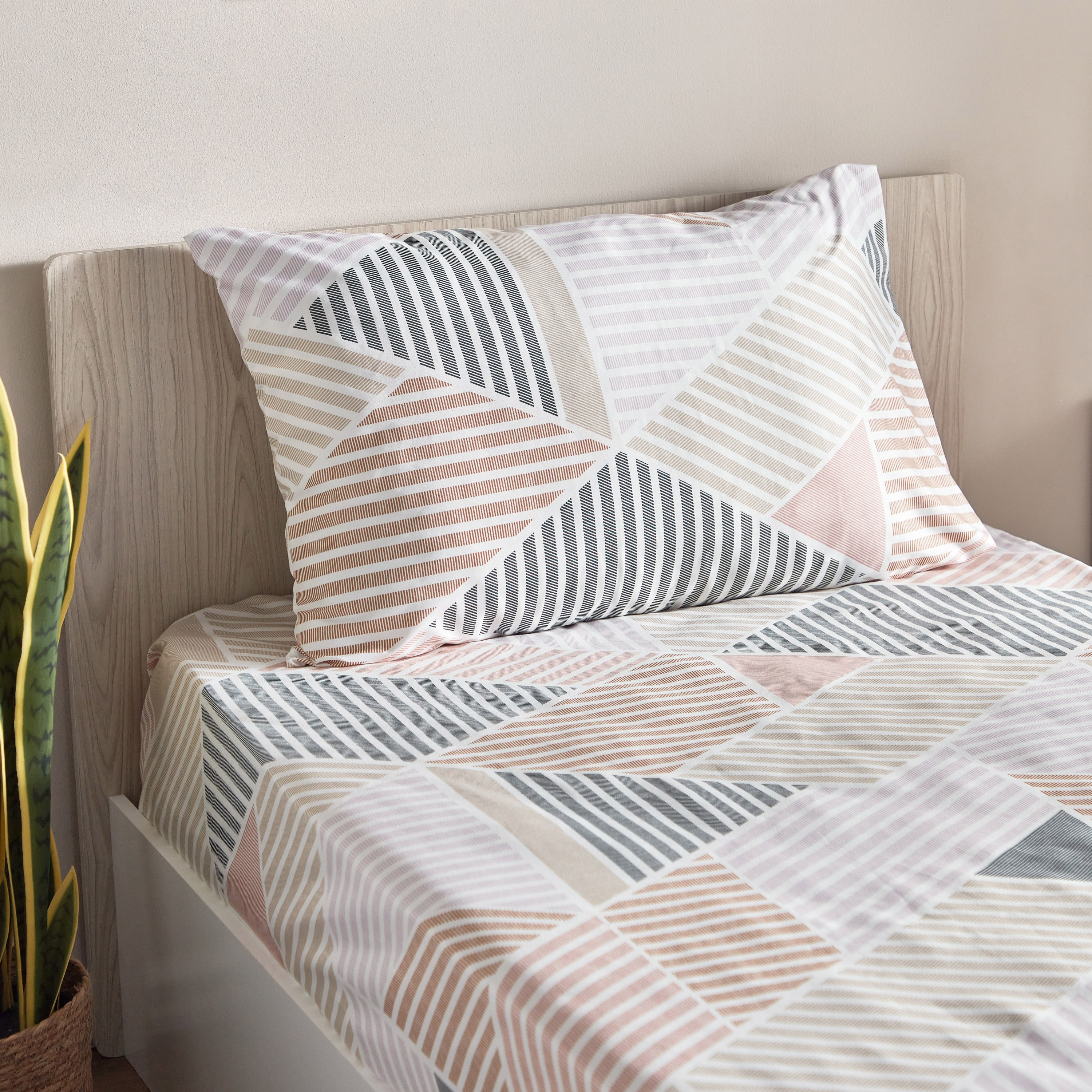 طقم شرشف مسطّح فردي ألياف دقيقة بطبعات قطعتين من أتلانتا - 150x260 سم-hbxhomeware-hbxbedroom-image-5
