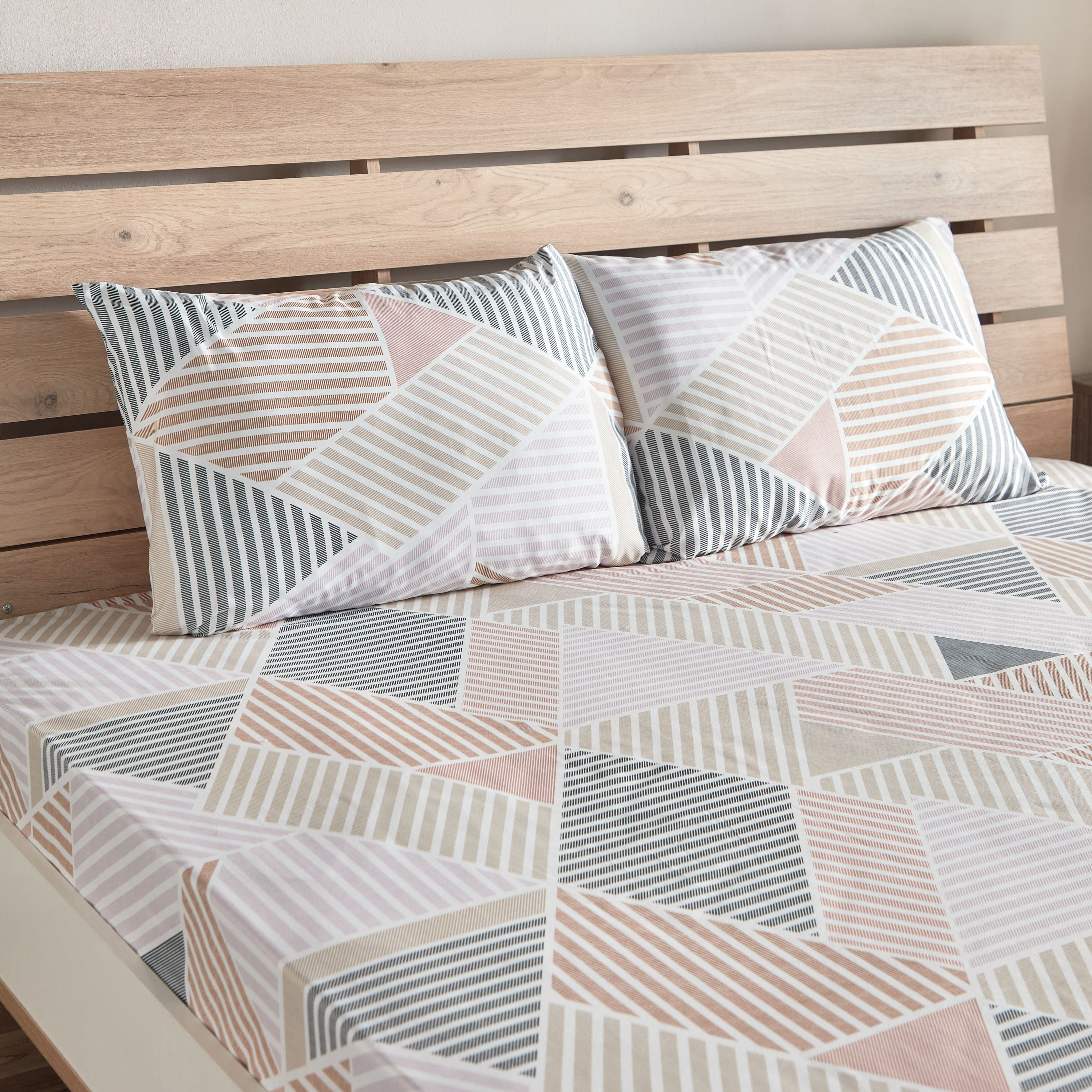 طقم شرشف مسطح كينج ألياف دقيقة 3 قطع بطبعات من أتلانتا - 240x260 سم-hbxhomeware-hbxbedroom-image-5