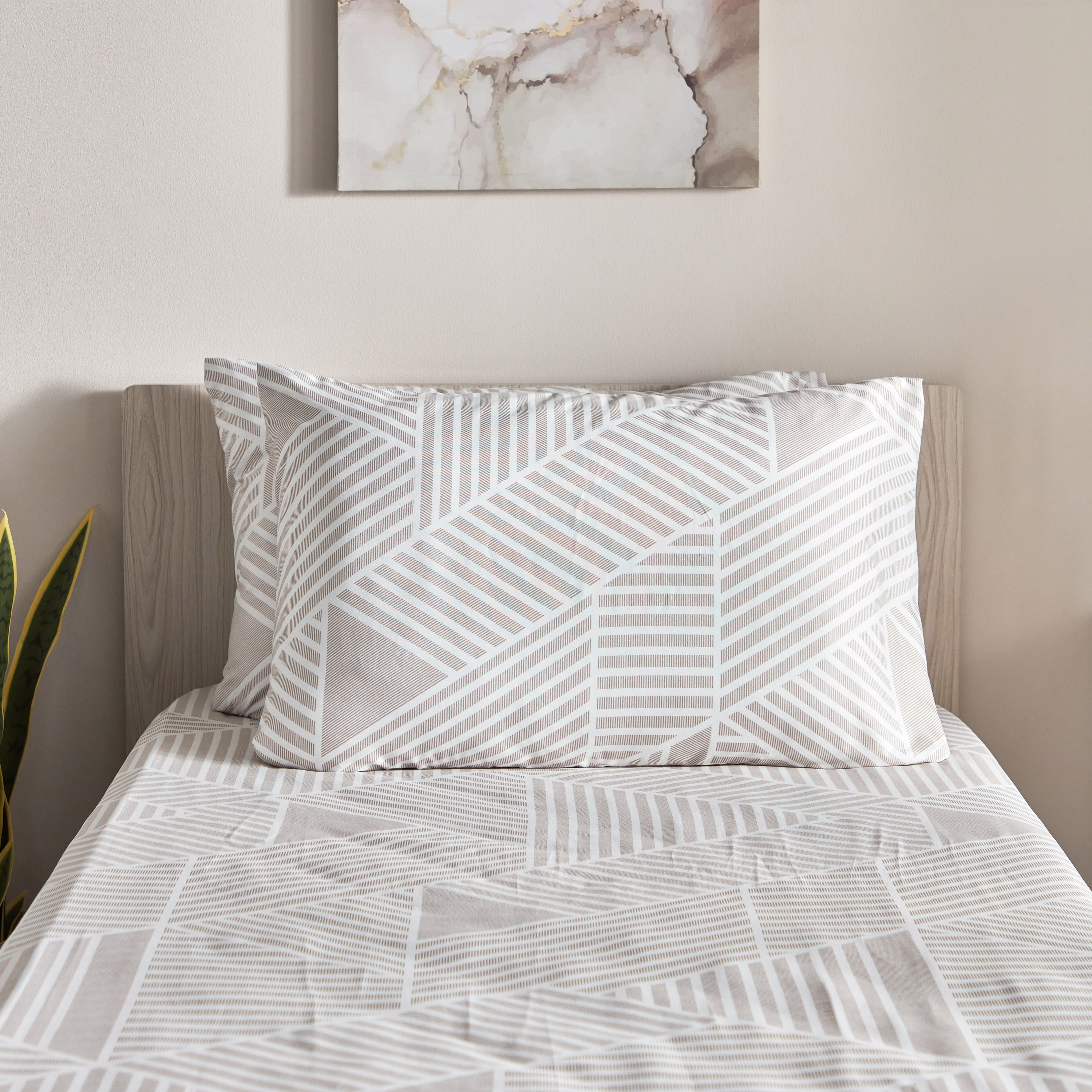 طقم غطاء وسادة ألياف دقيقة بطبعات قطعتين من أتلانتا - 50x75 سم-hbxhomeware-hbxbedroom-image-2