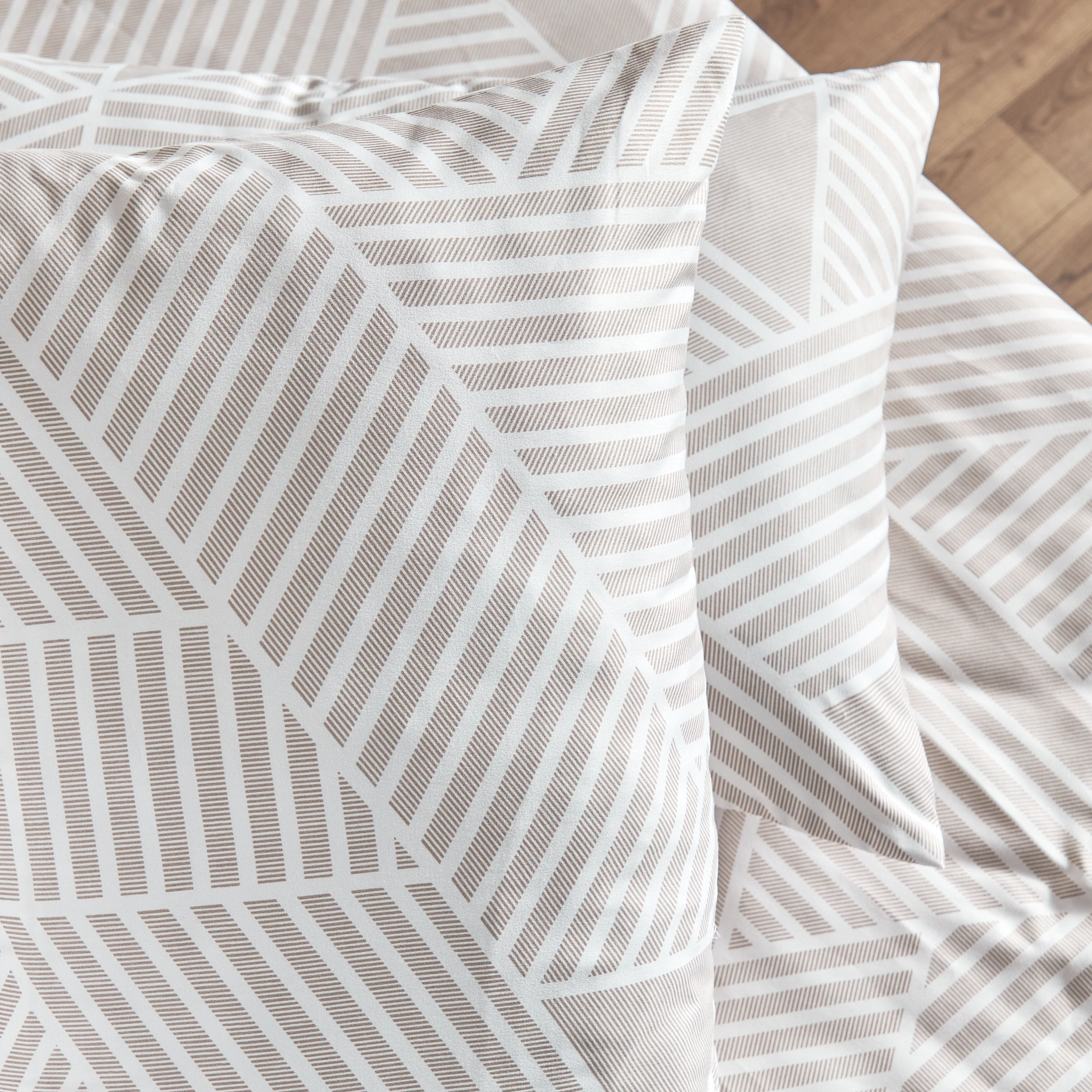 طقم غطاء وسادة ألياف دقيقة بطبعات قطعتين من أتلانتا - 50x75 سم-hbxhomeware-hbxbedroom-image-5