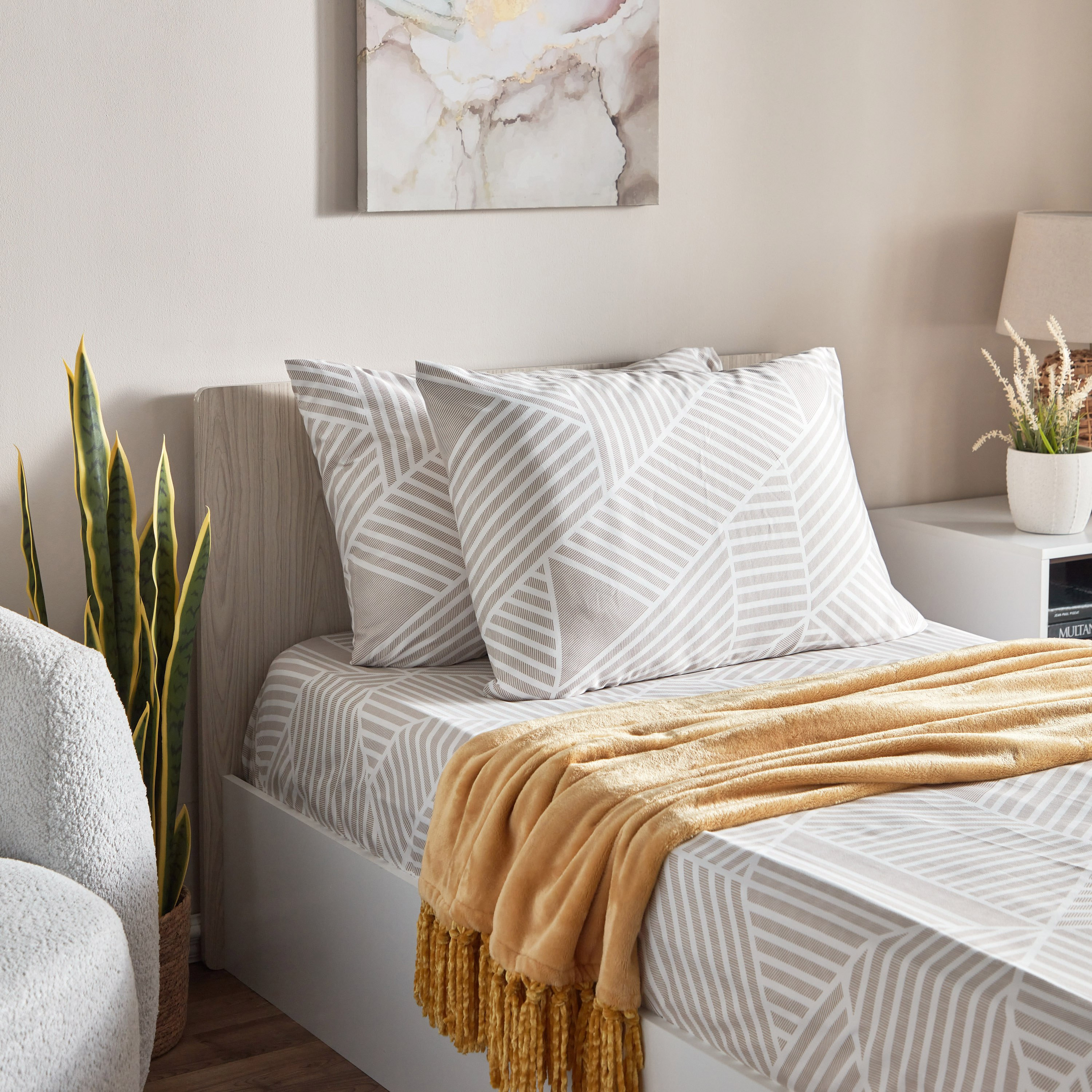 طقم غطاء وسادة ألياف دقيقة بطبعات قطعتين من أتلانتا - 50x75 سم-hbxhomeware-hbxbedroom-image-6