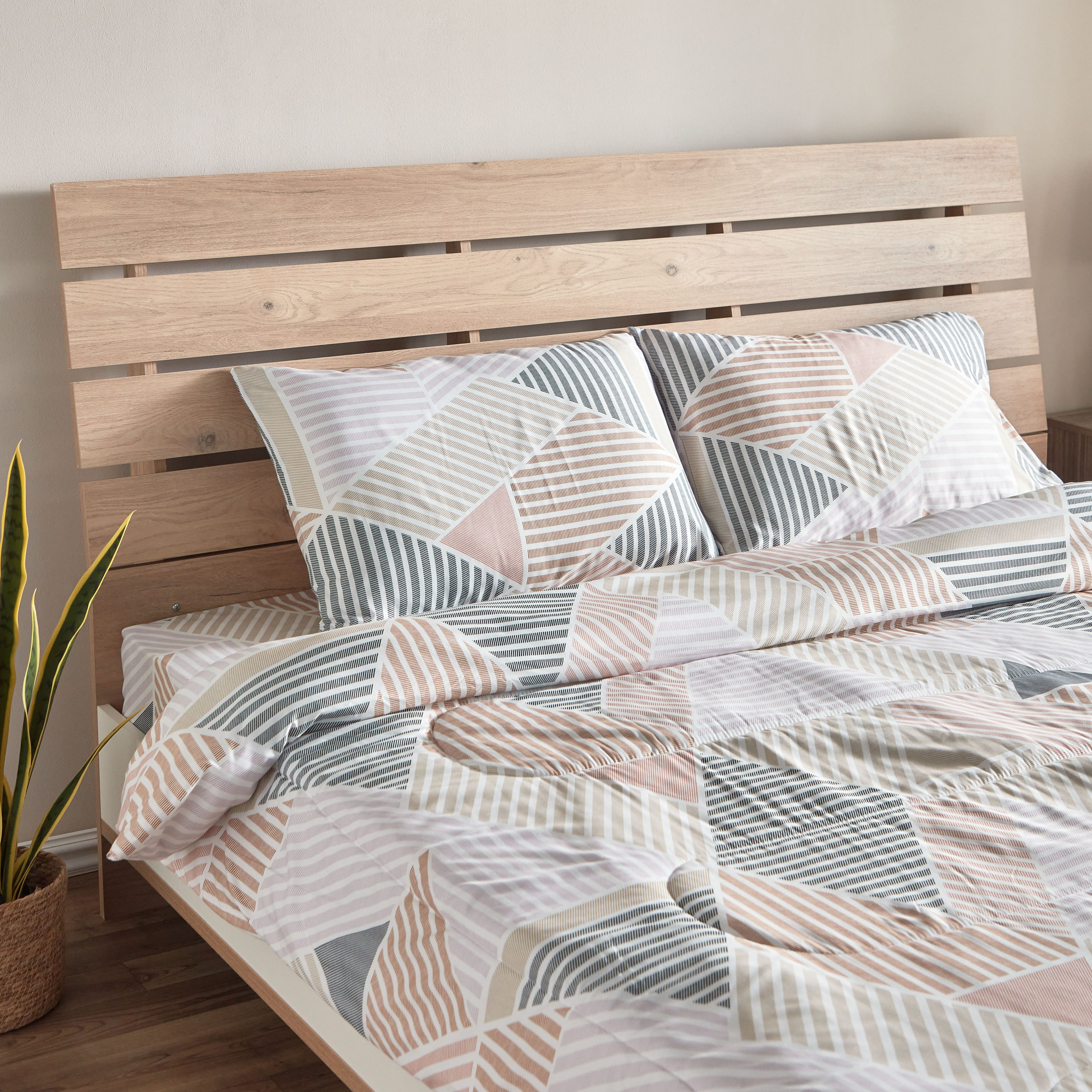 طقم لحاف كينج ألياف دقيقة بطبعات 3 قطع من أتلانتا - 220x240 سم-hbxhomeware-hbxdecorandfurnishings-image-3