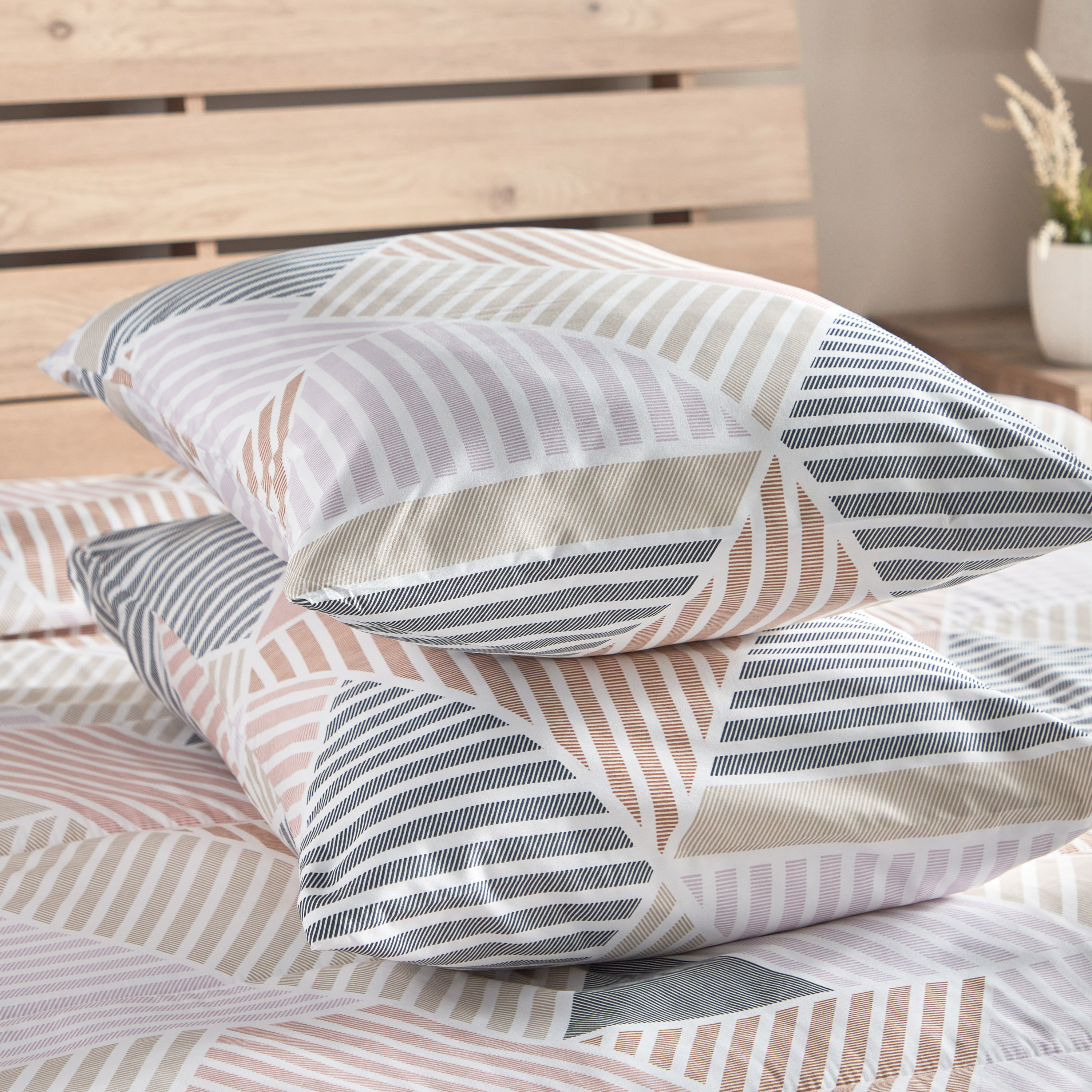 طقم لحاف كينج ألياف دقيقة بطبعات 3 قطع من أتلانتا - 220x240 سم-hbxhomeware-hbxdecorandfurnishings-image-6